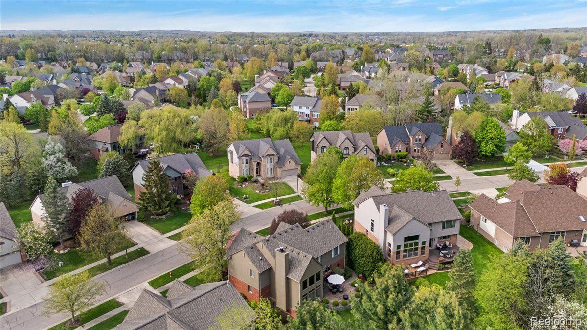 244 GLENMOOR Drive