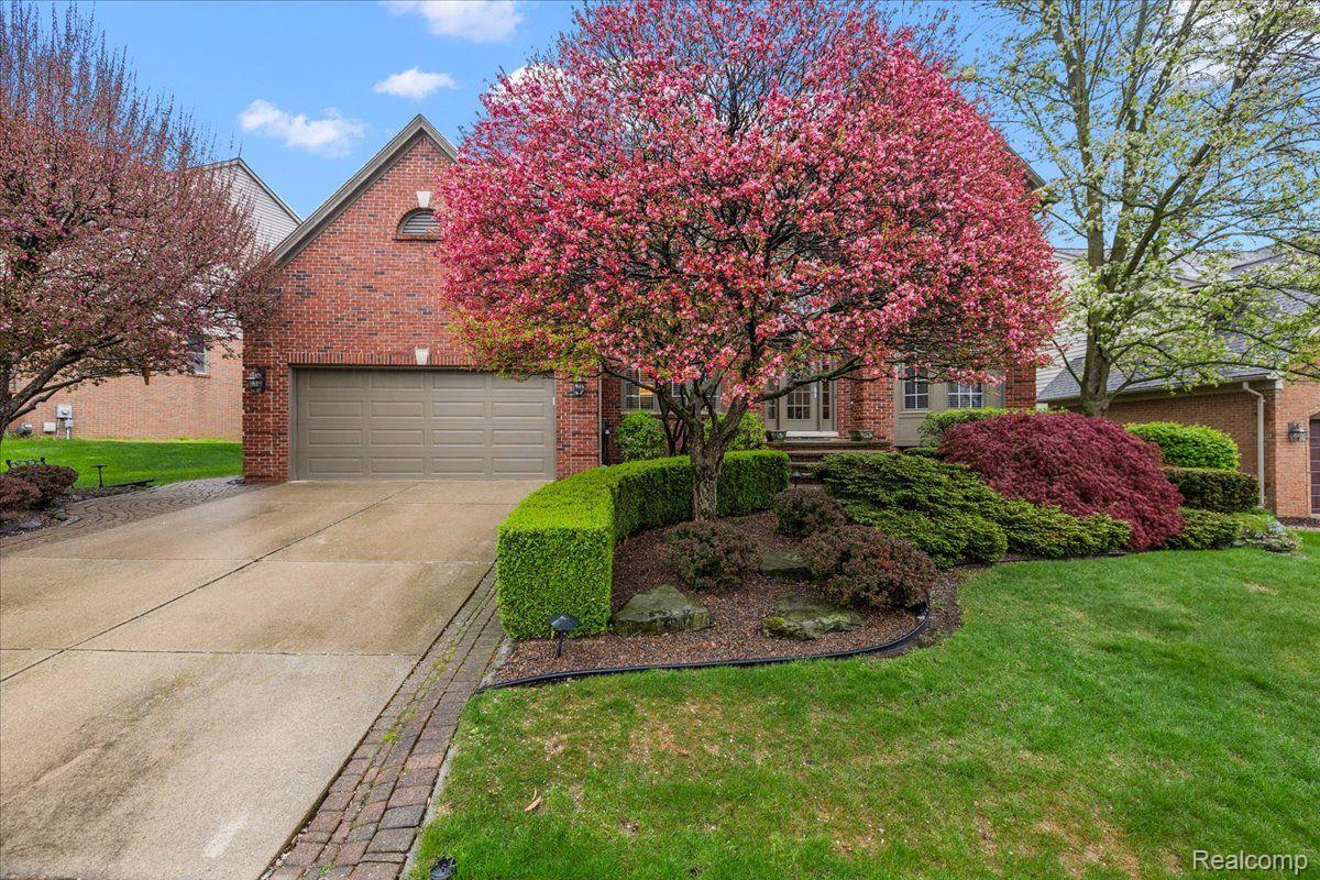 244 GLENMOOR Drive
