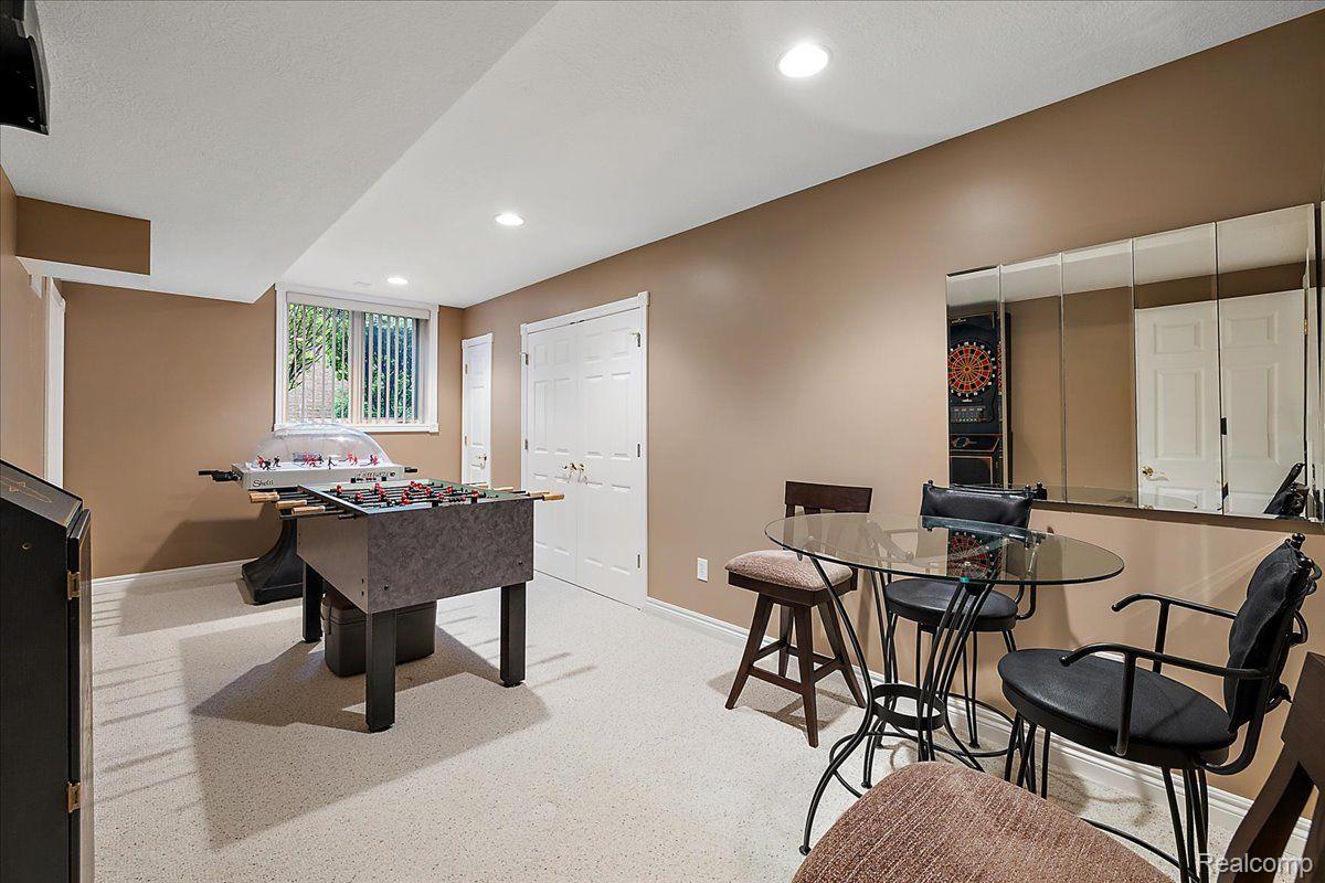 244 GLENMOOR Drive