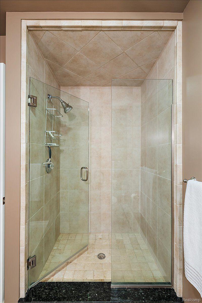 244 GLENMOOR Drive