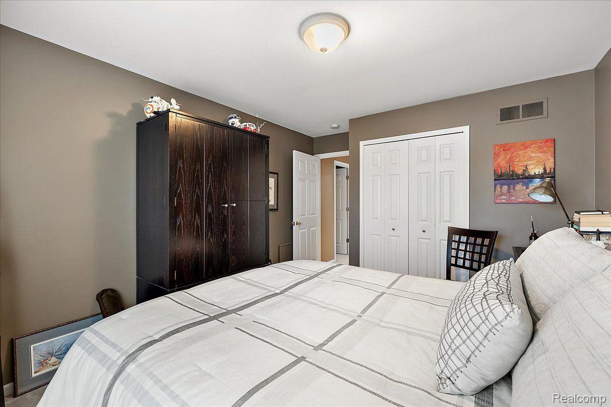 244 GLENMOOR Drive