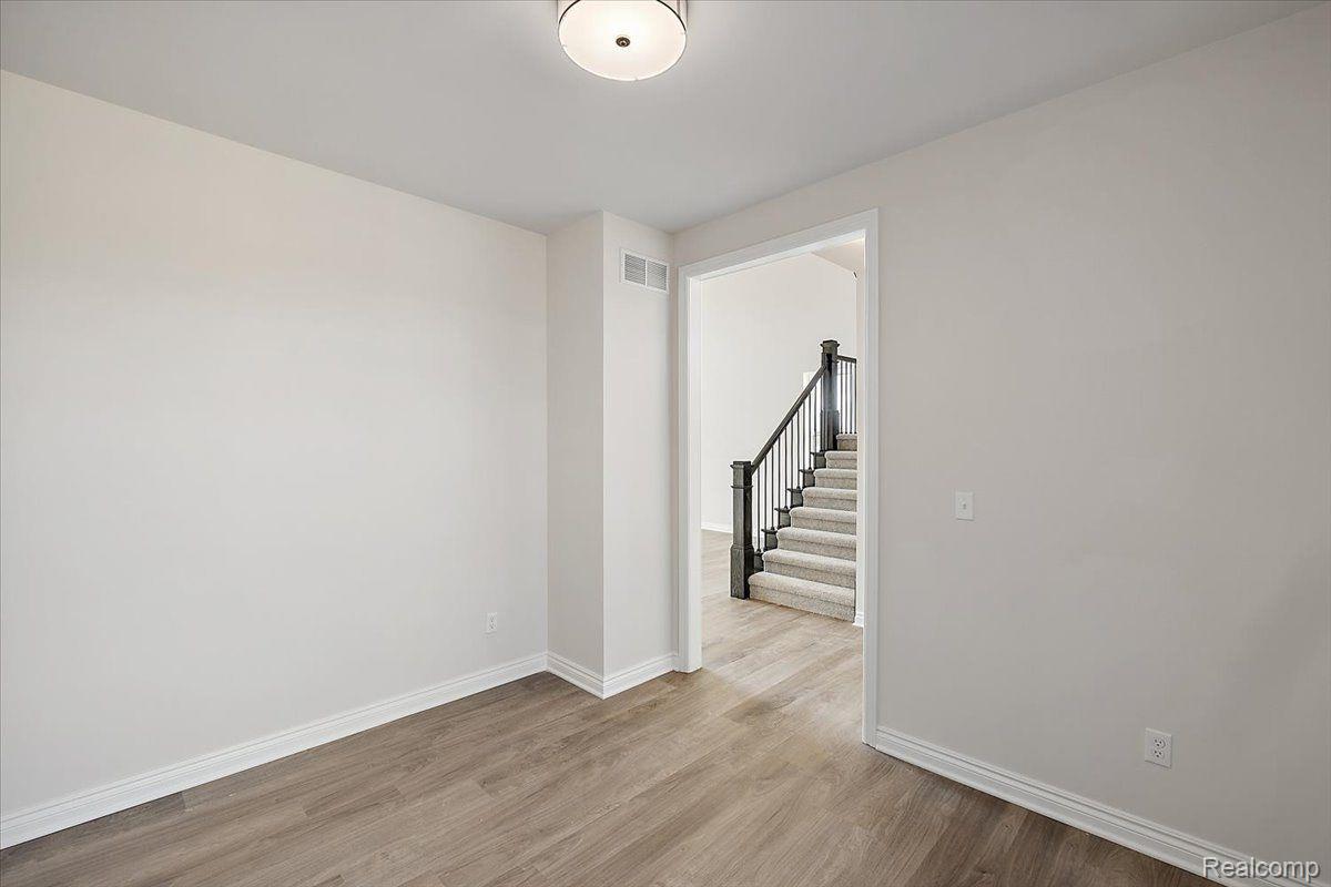 51628 SCENIC Court