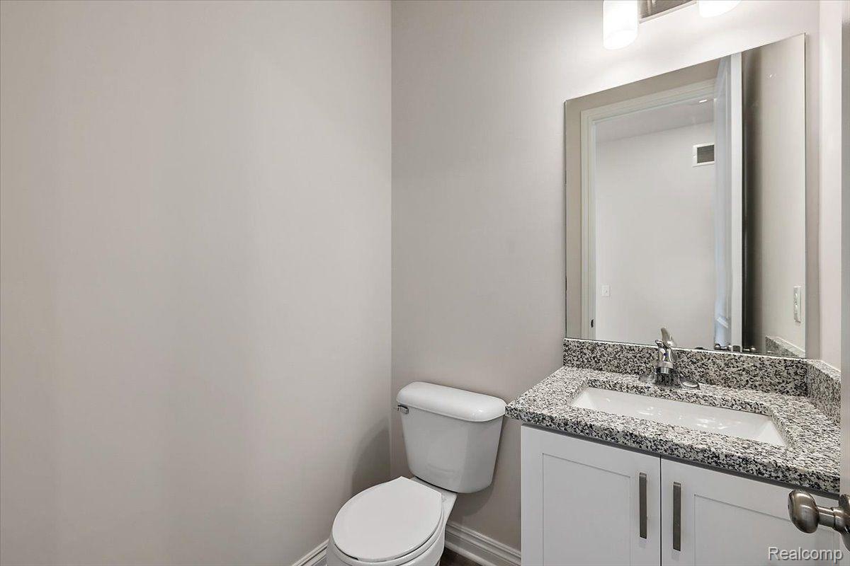 51628 SCENIC Court