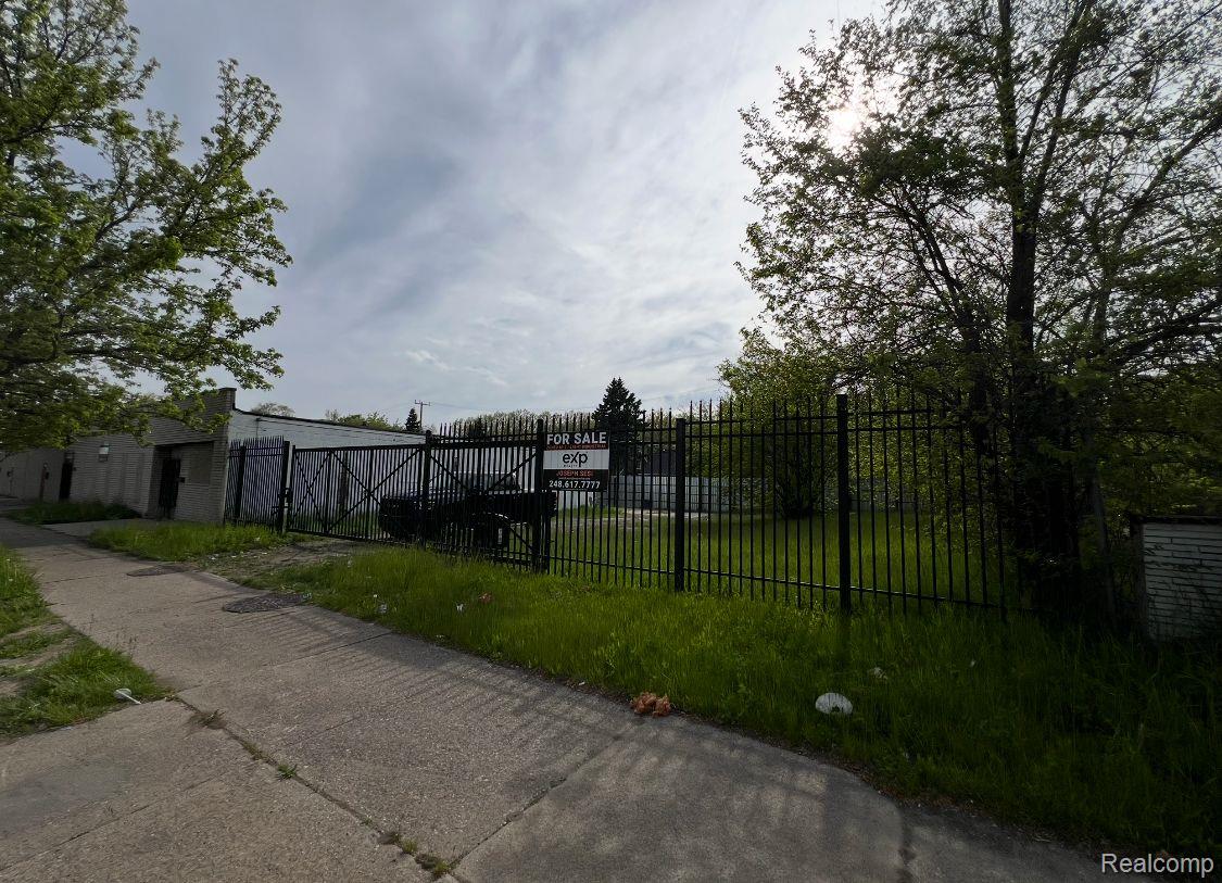 20205 VAN DYKE Street