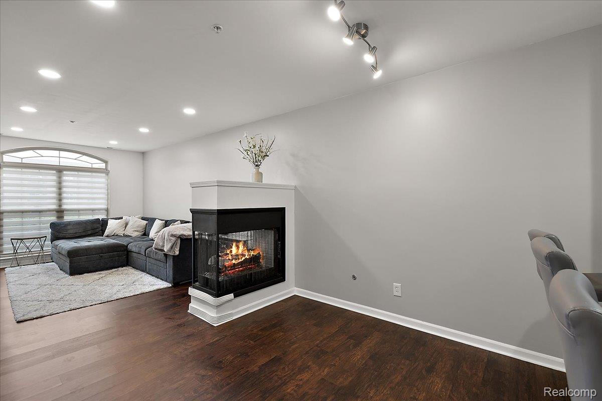 3070 Camden Drive