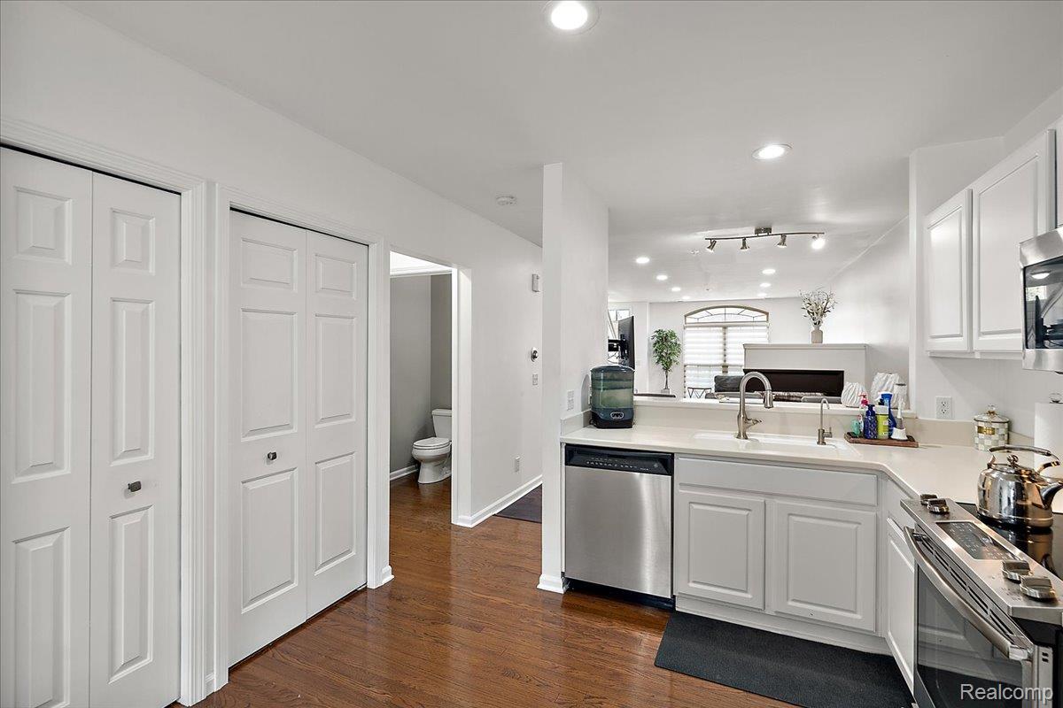 3070 Camden Drive