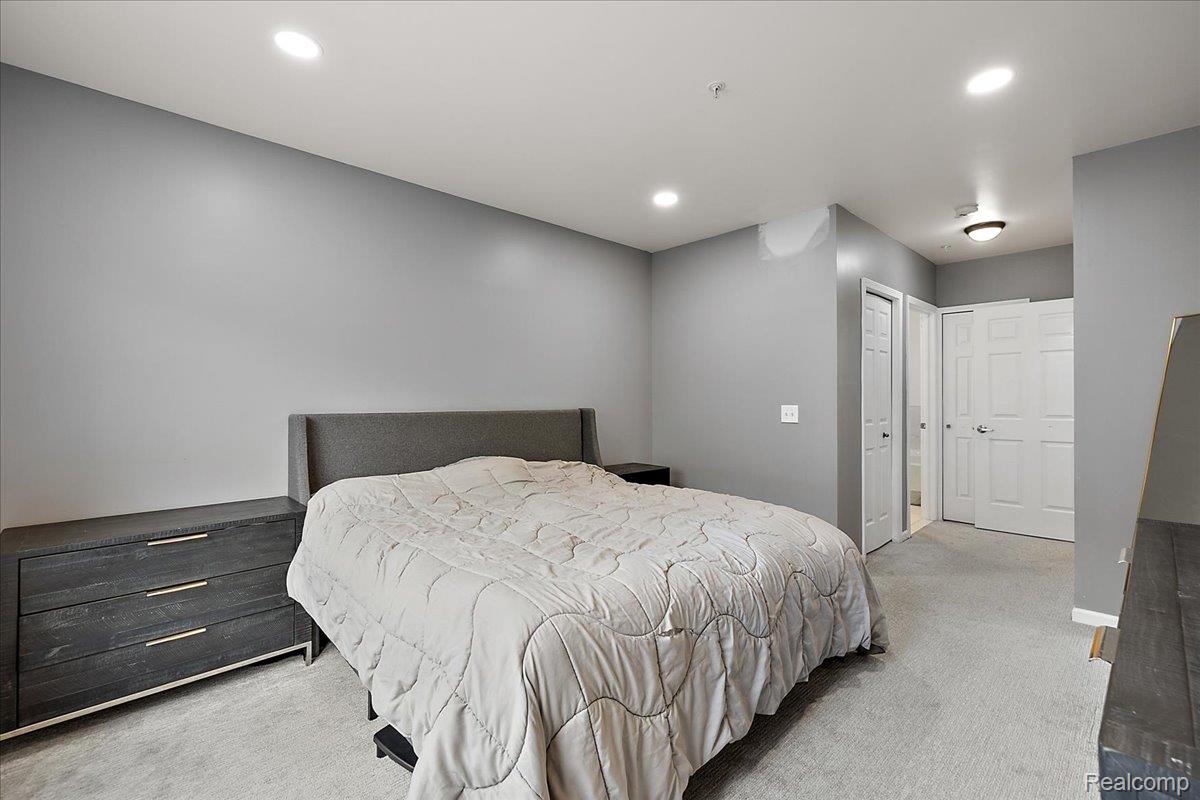 3070 Camden Drive