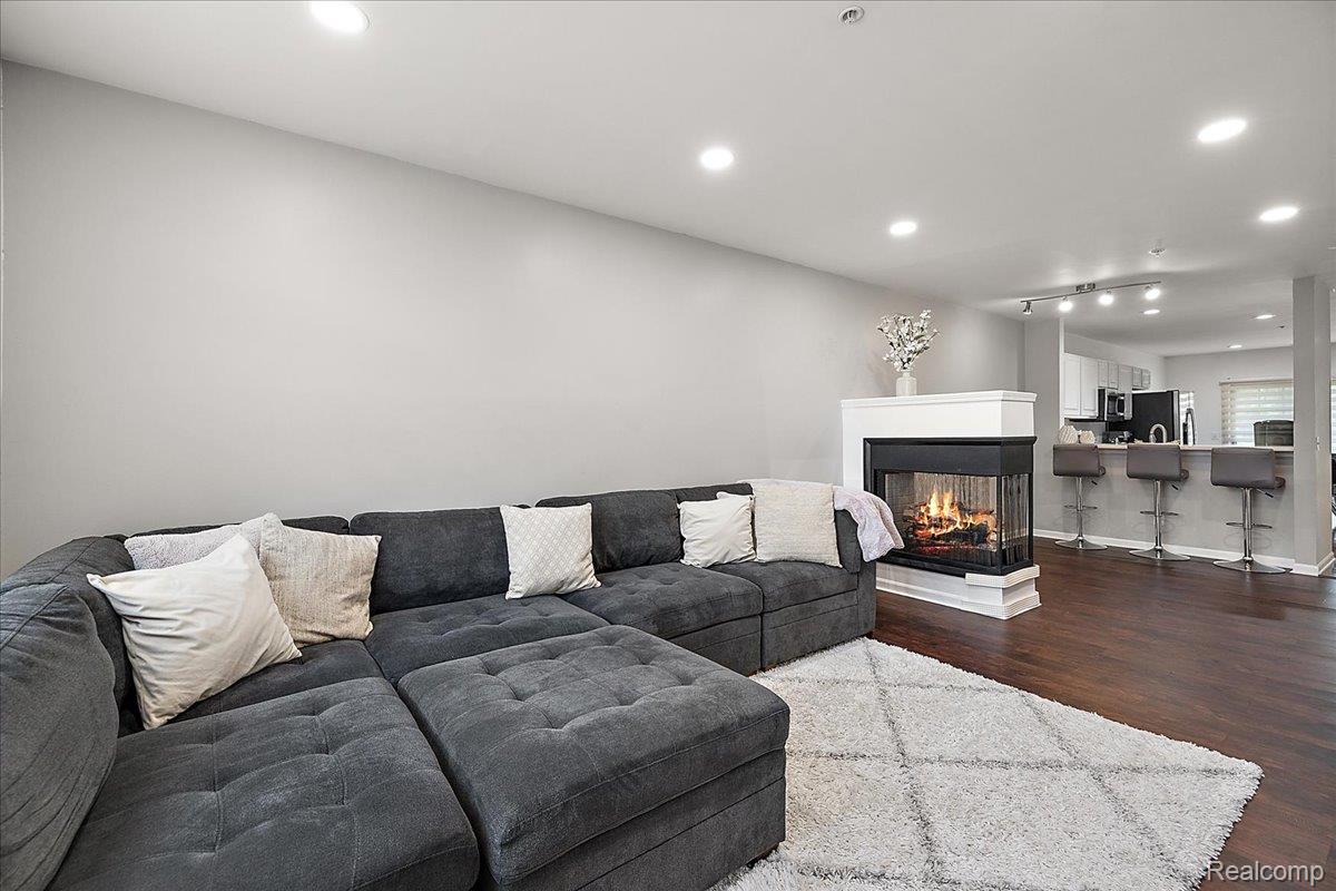 3070 Camden Drive