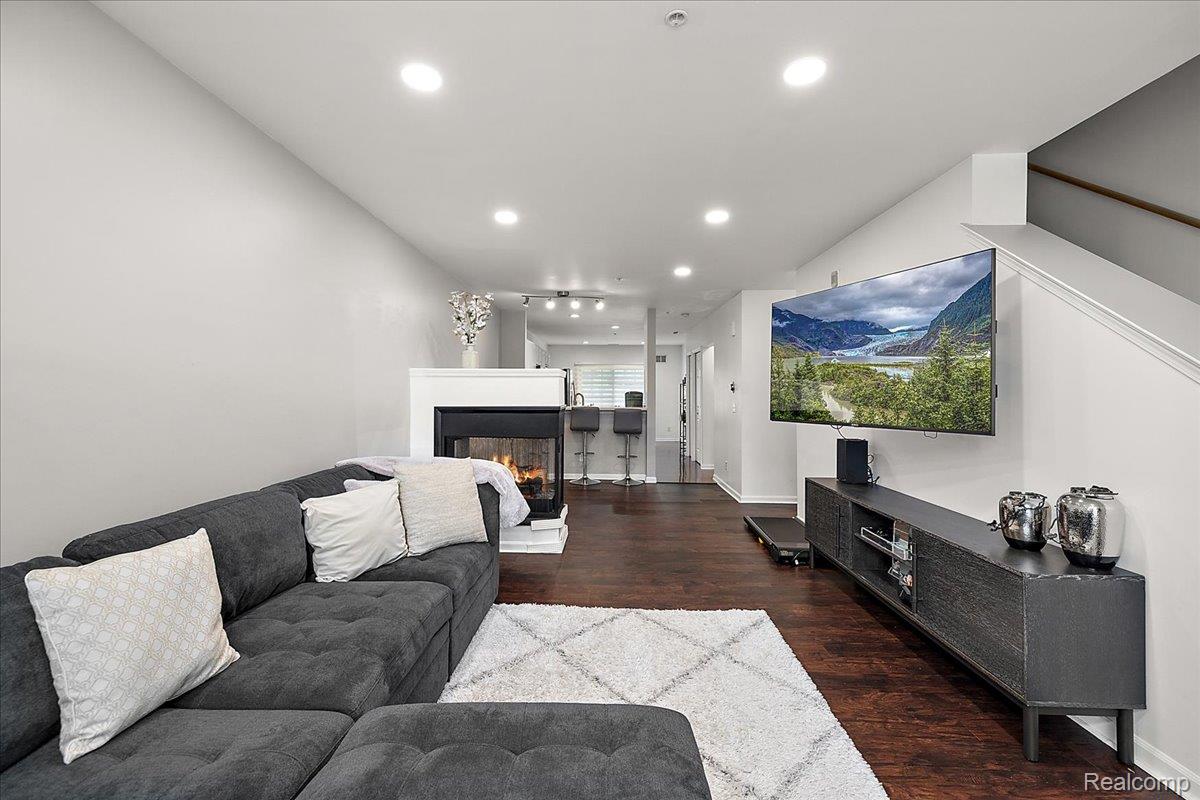 3070 Camden Drive
