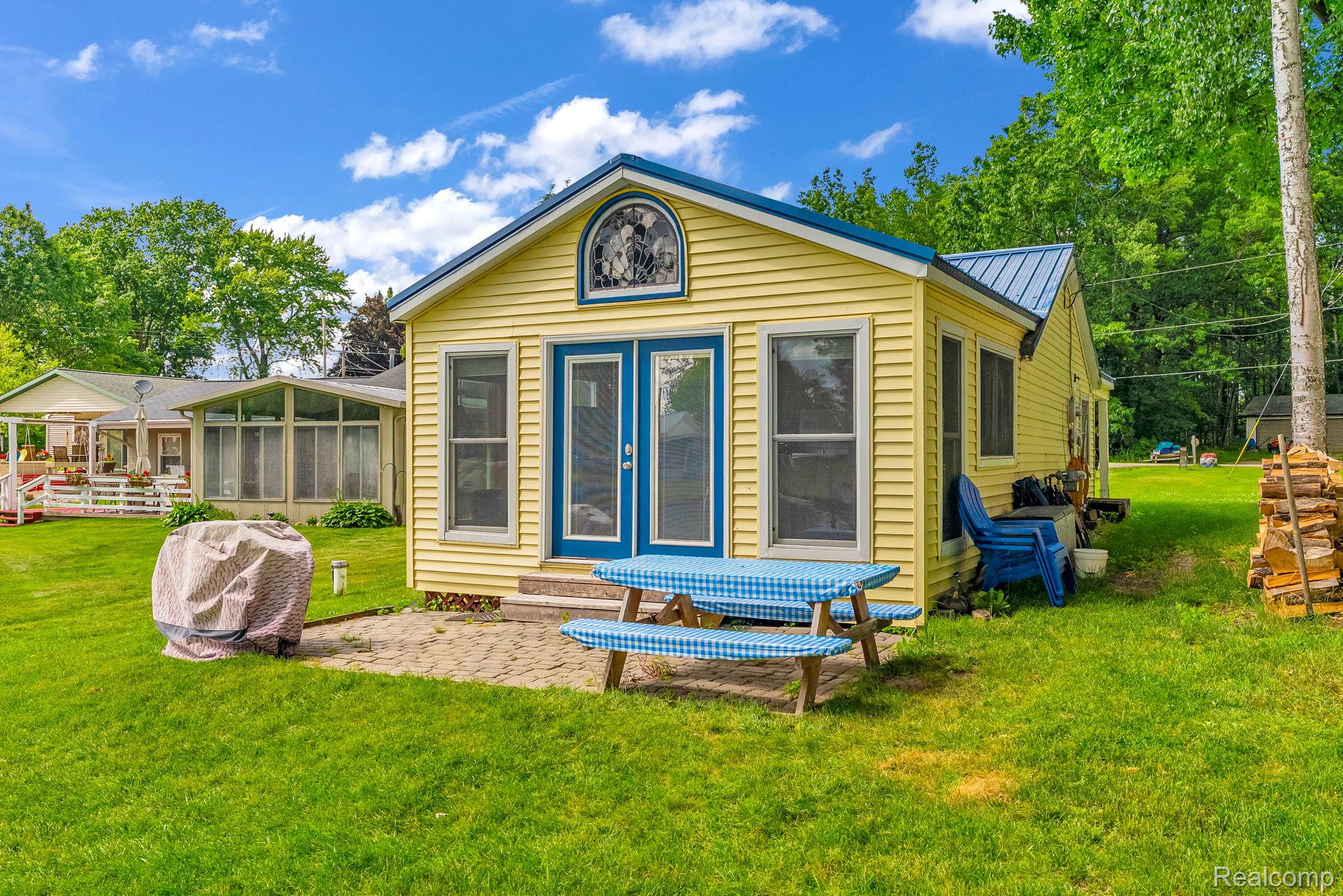 4333 Betty Lee Boulevard