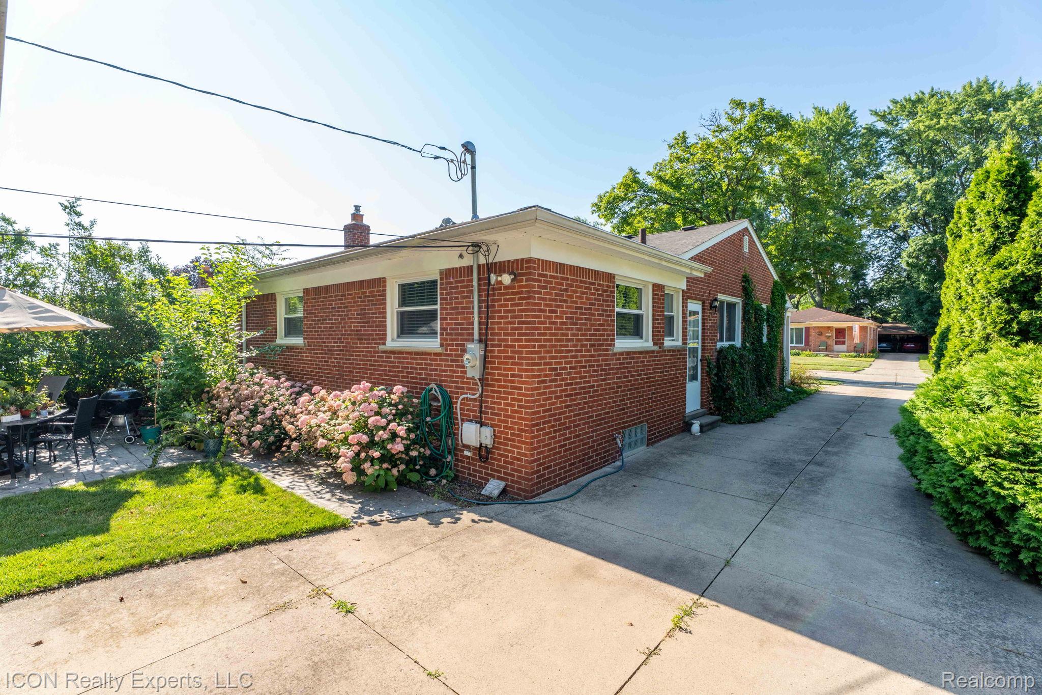 1021 Englewood Avenue