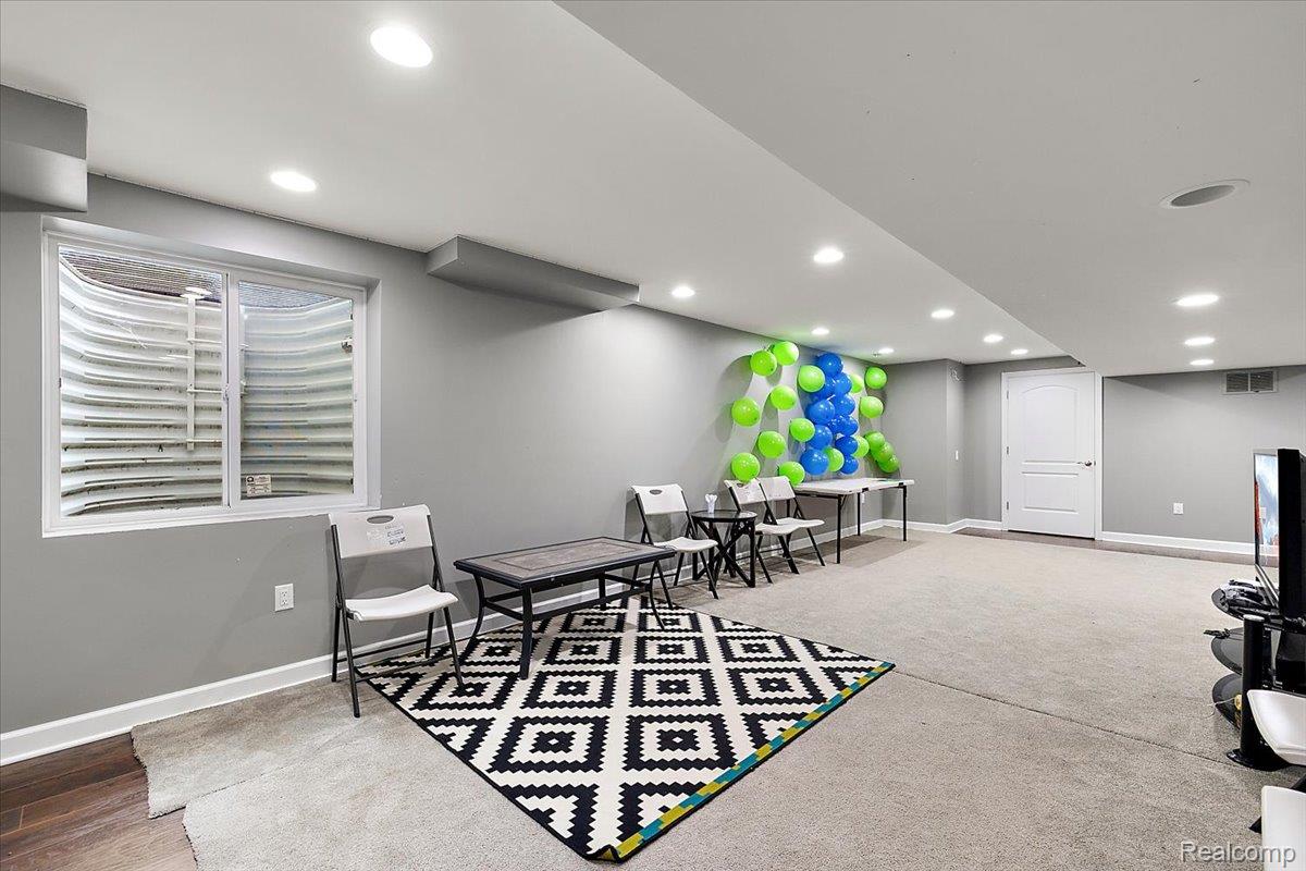 48 Starr Drive