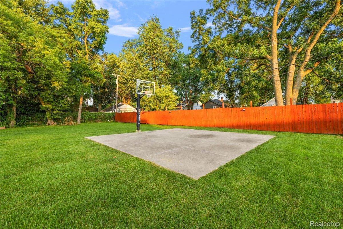 48 Starr Drive
