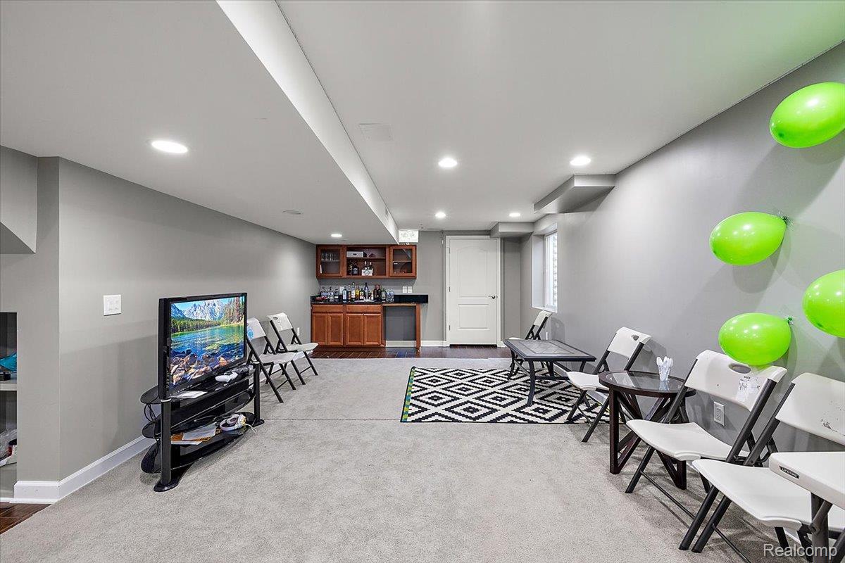 48 Starr Drive