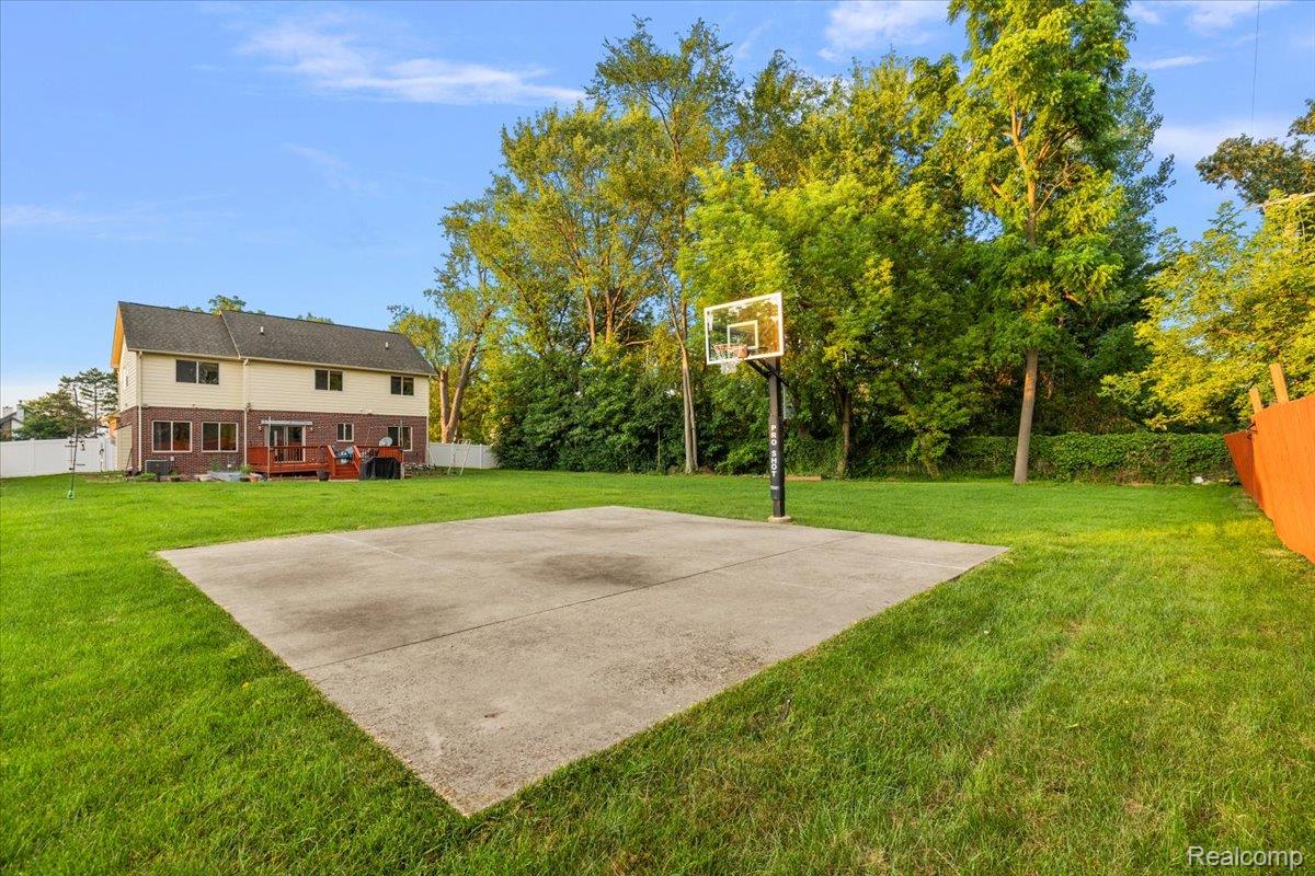 48 Starr Drive