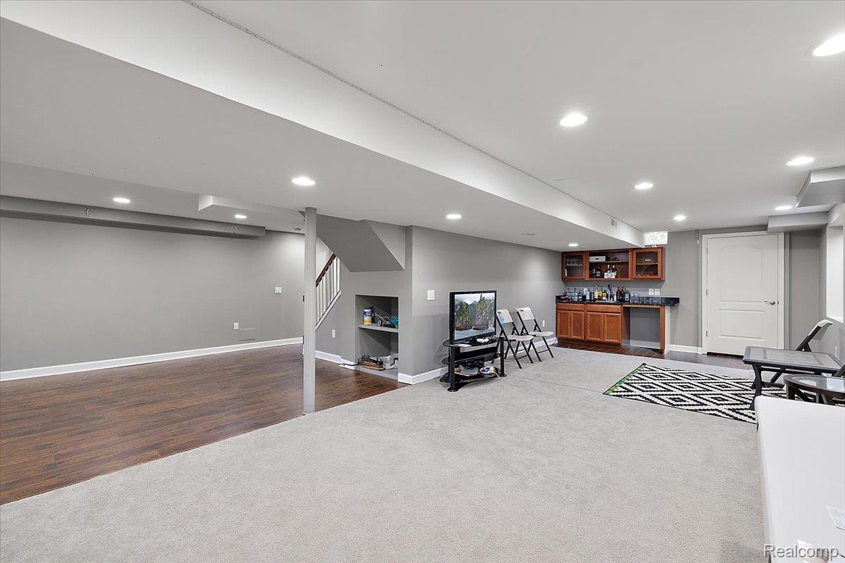 48 Starr Drive