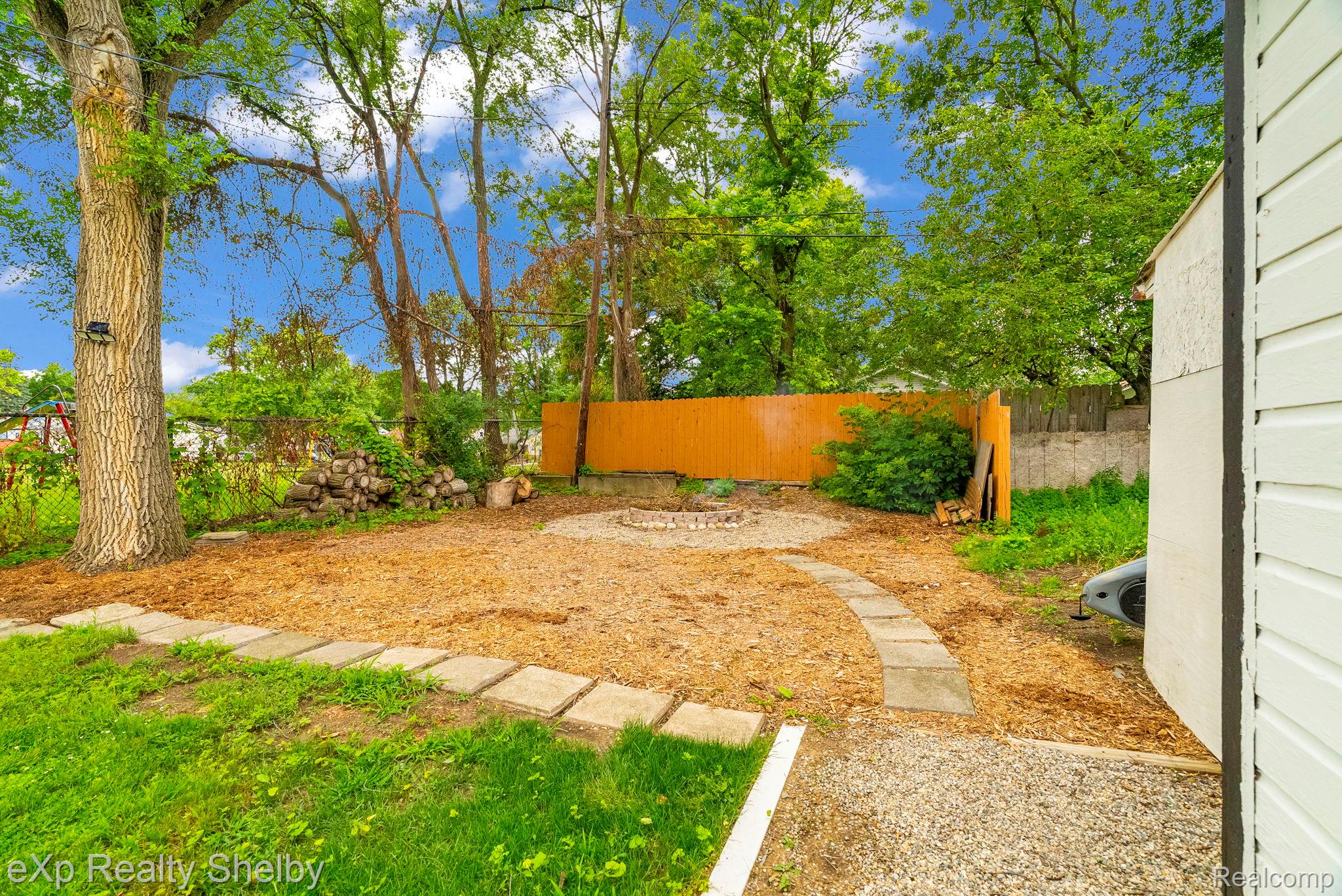 134 W Fairmount Avenue