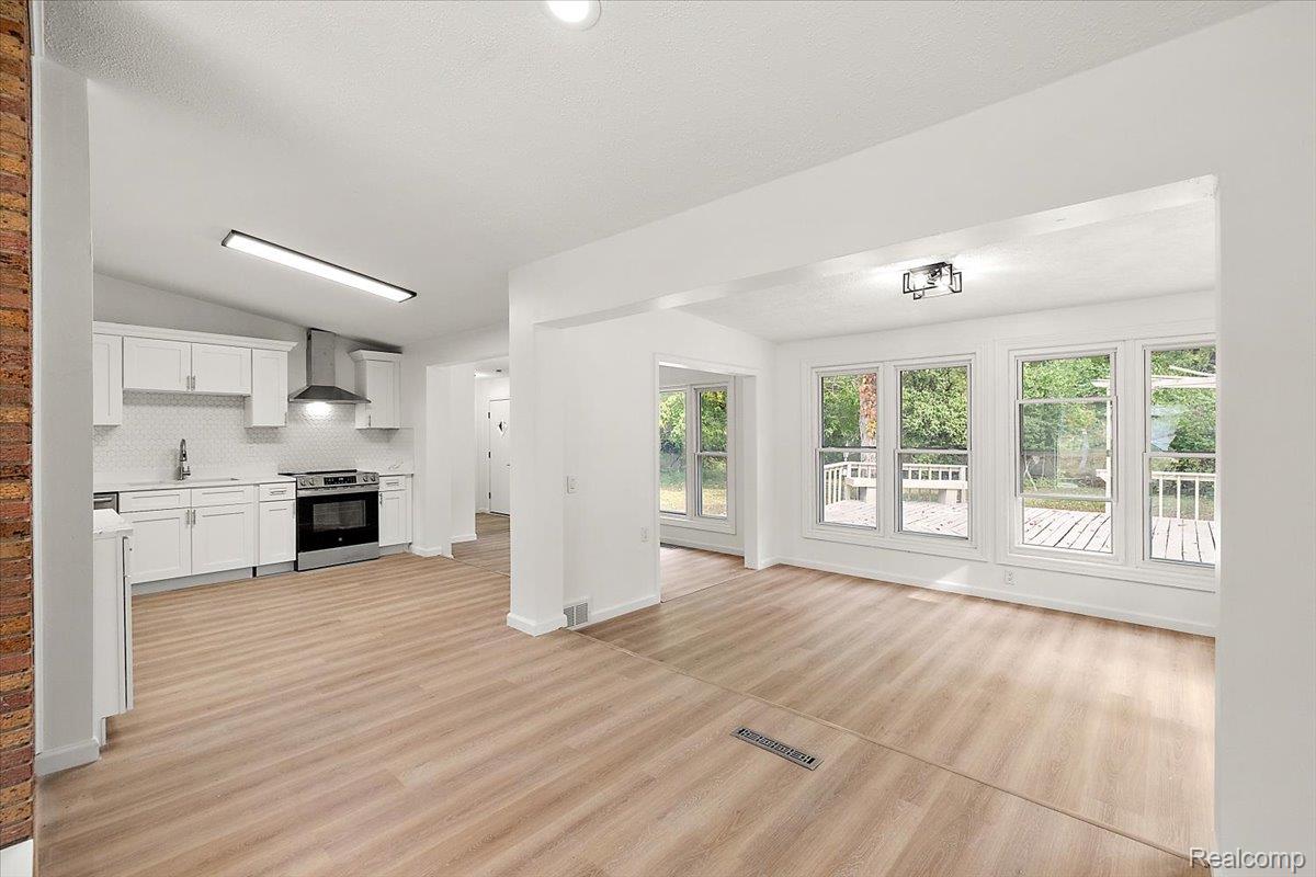 28422 Cumberland Drive
