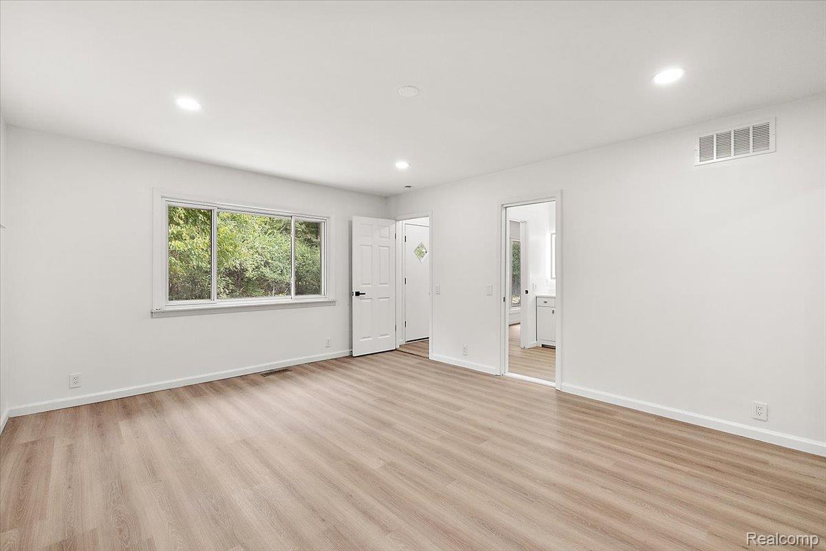 28422 Cumberland Drive