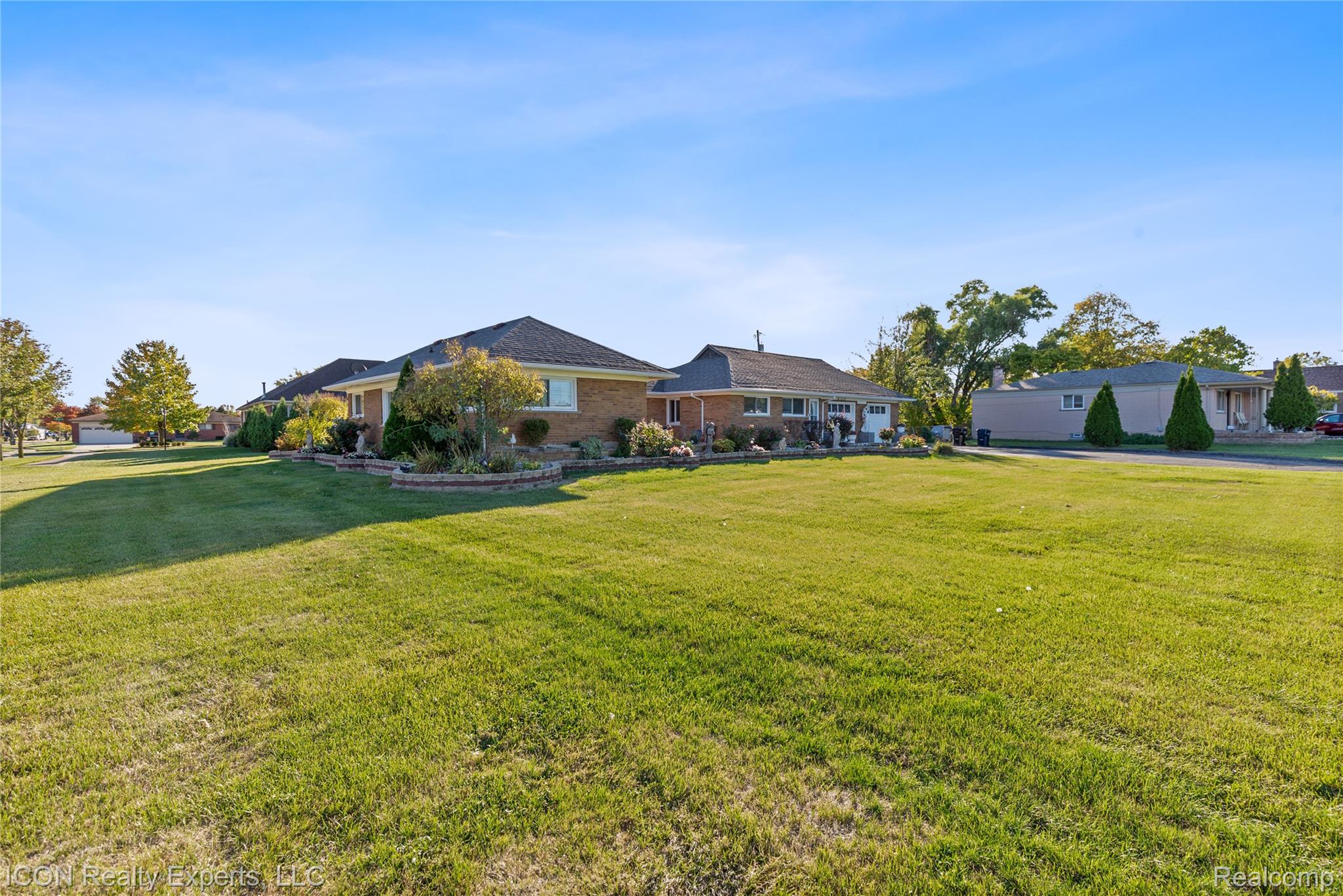 5072 15 Mile Road