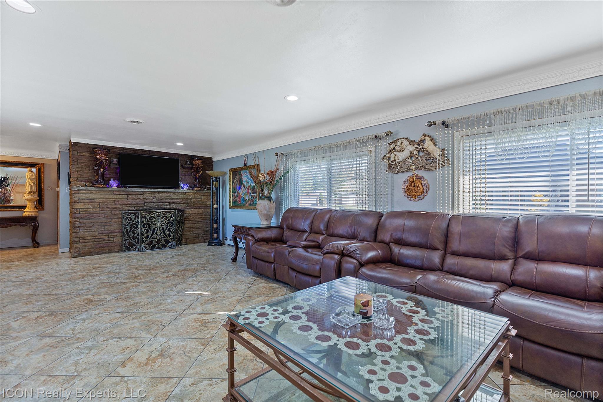 5072 15 Mile Road