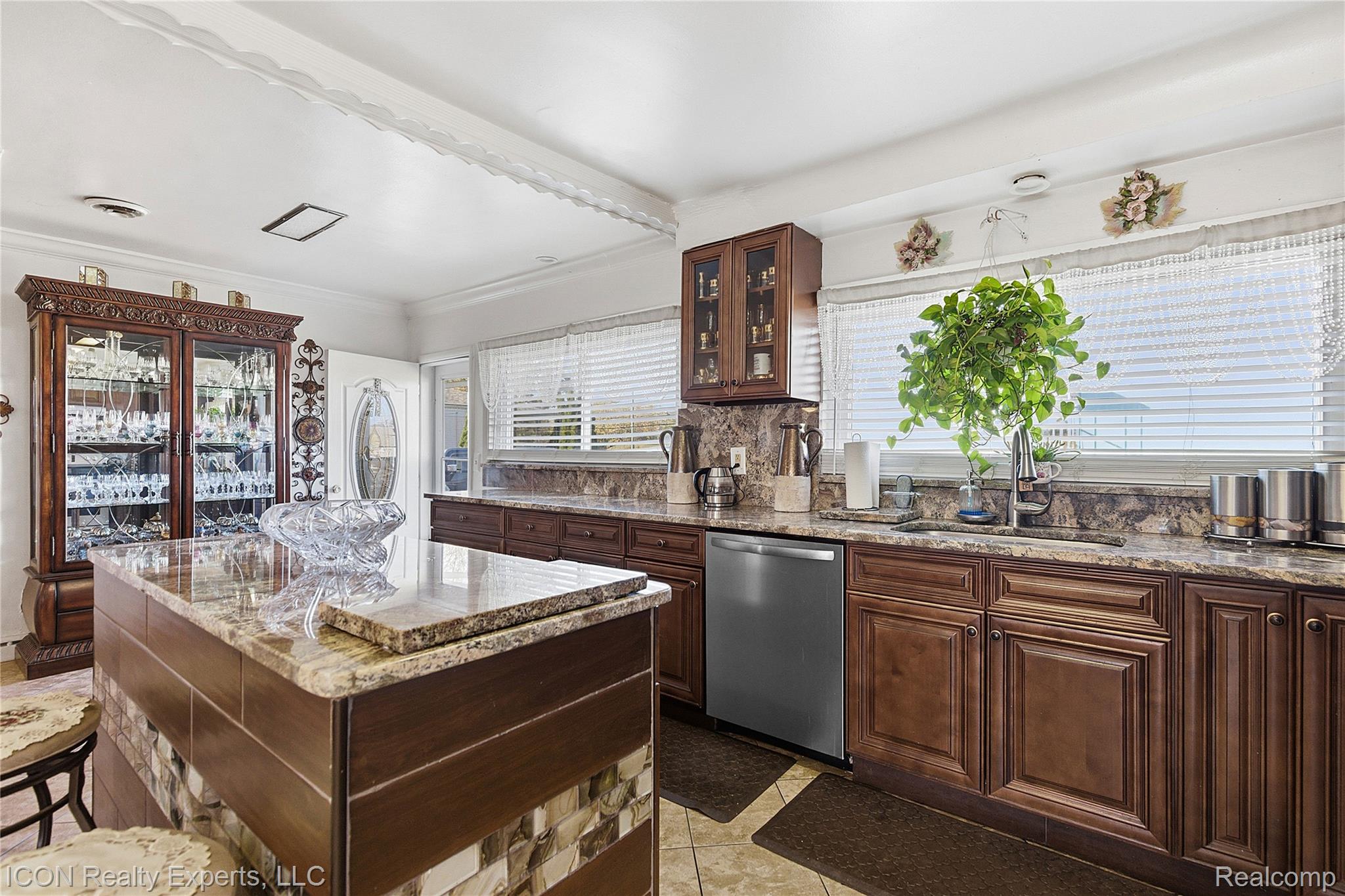 5072 15 Mile Road