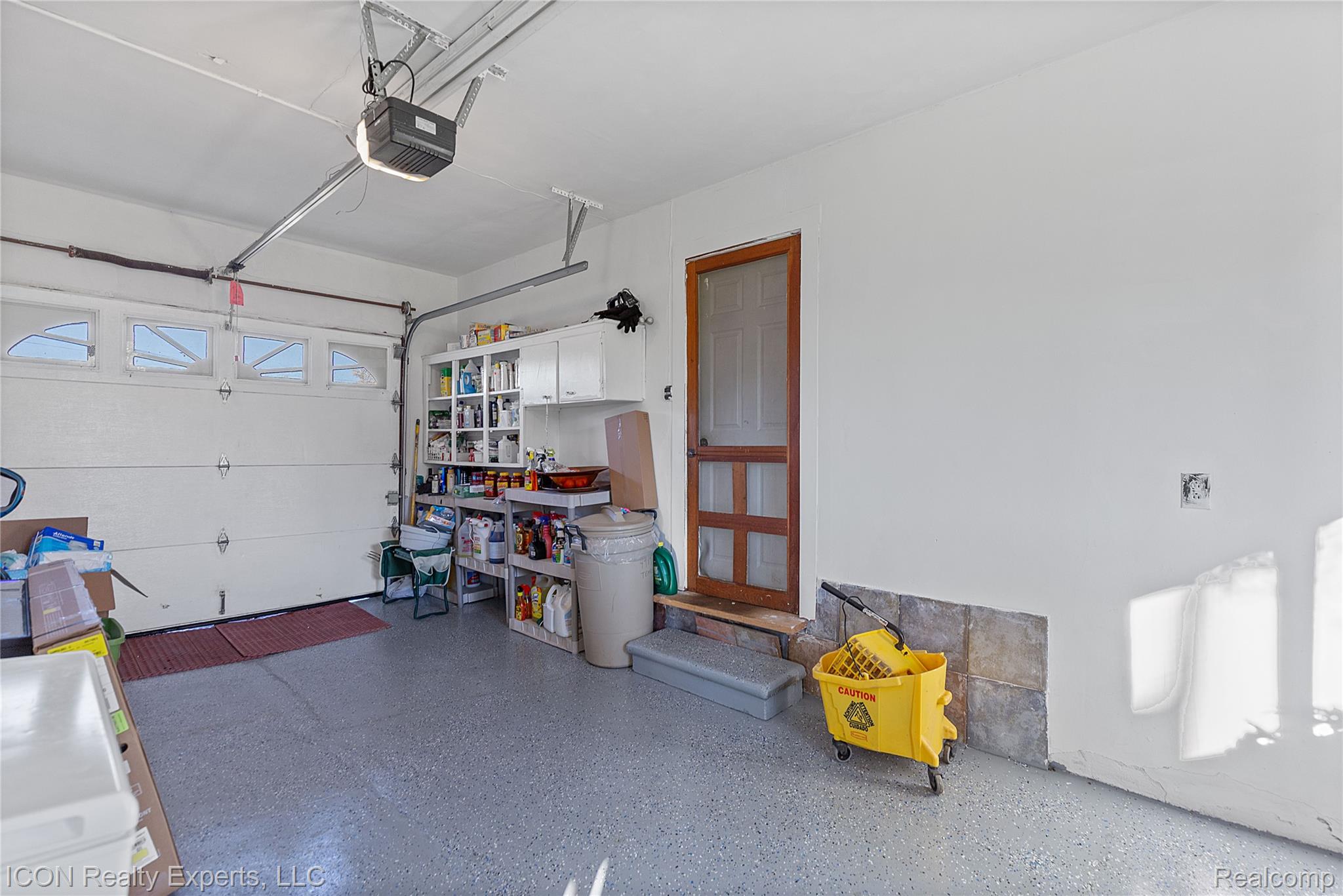 5072 15 Mile Road