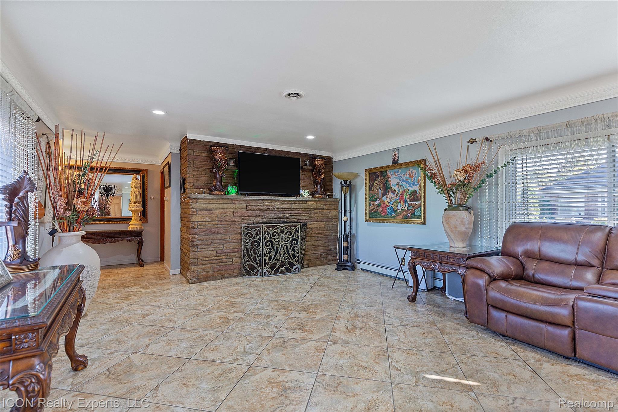 5072 15 Mile Road