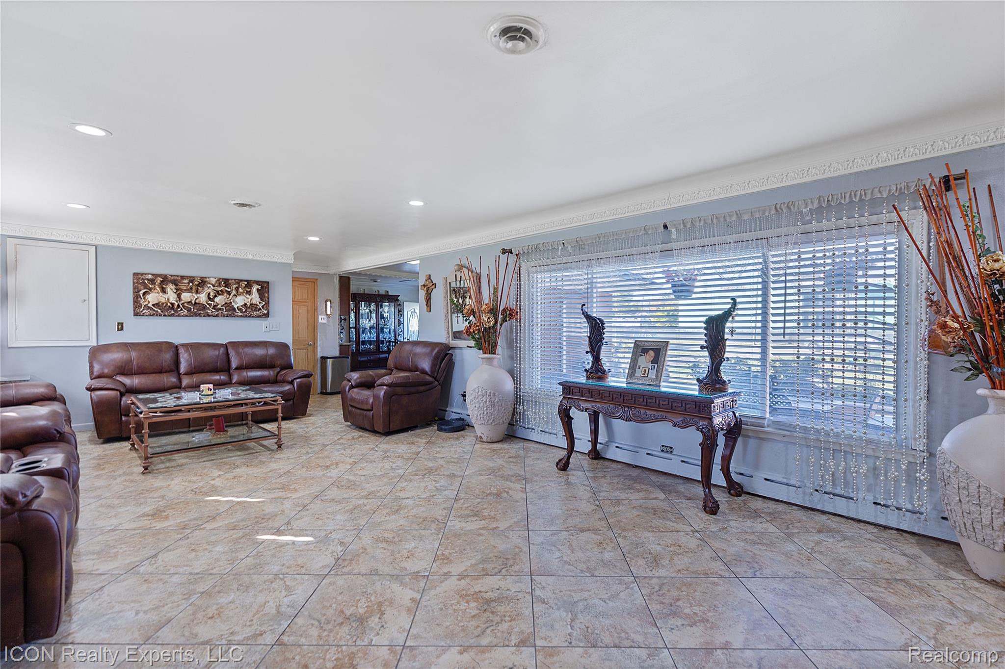 5072 15 Mile Road