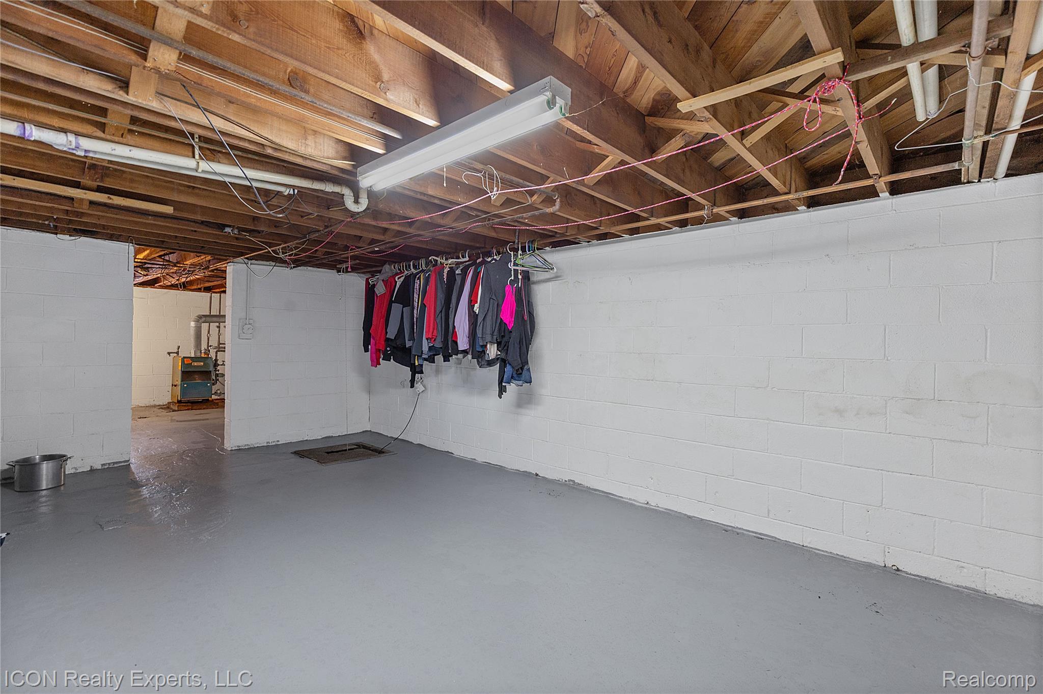 5072 15 Mile Road