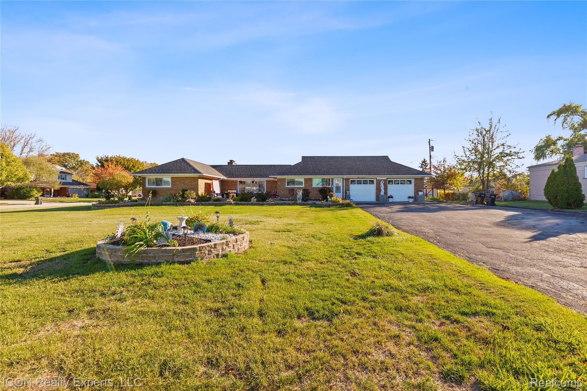 5072 15 Mile Road