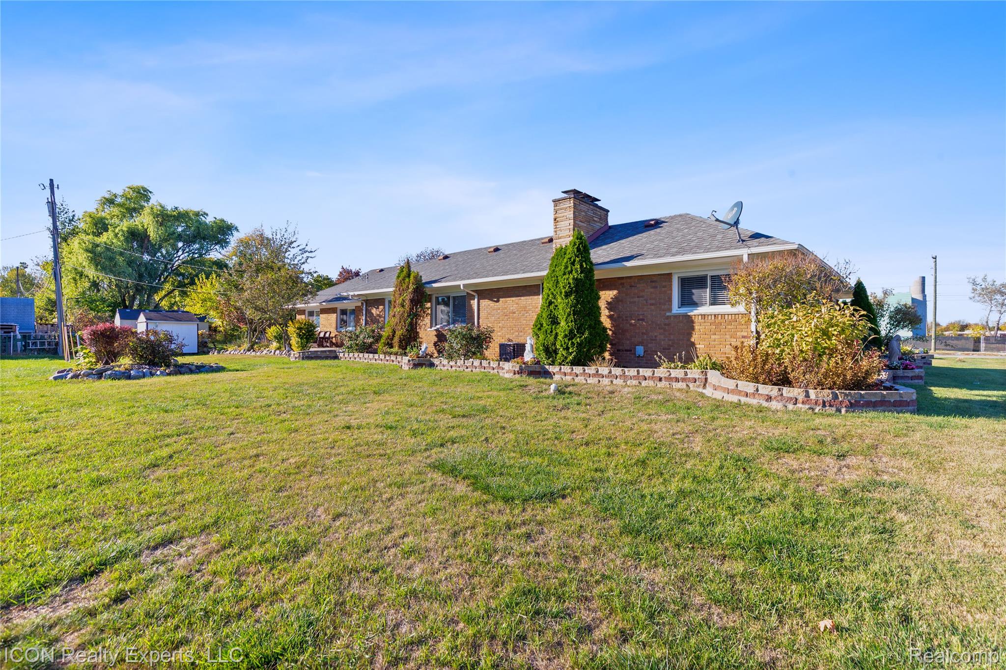 5072 15 Mile Road