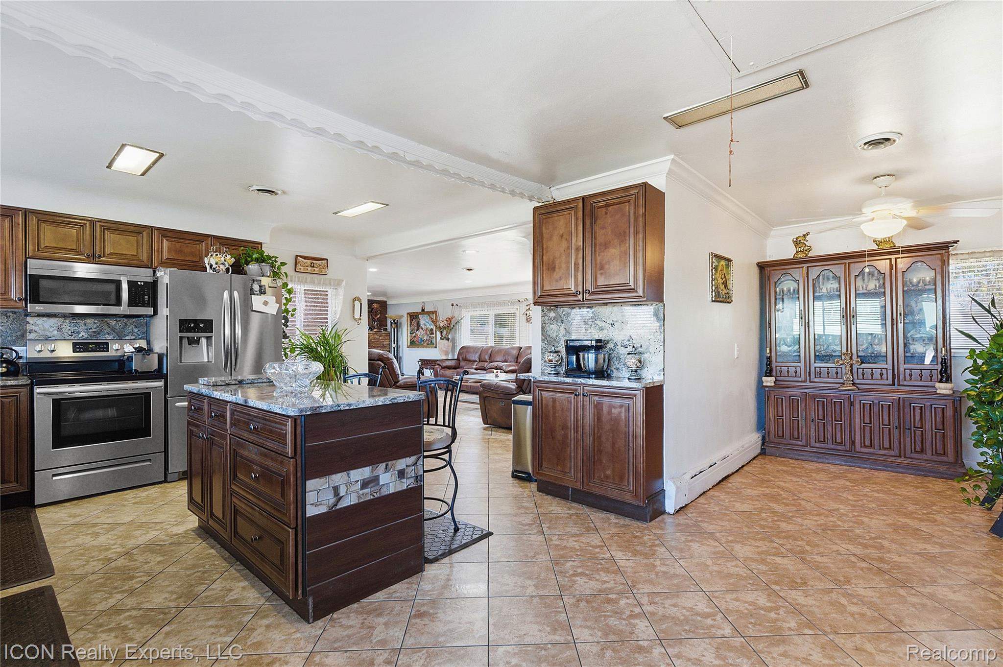 5072 15 Mile Road