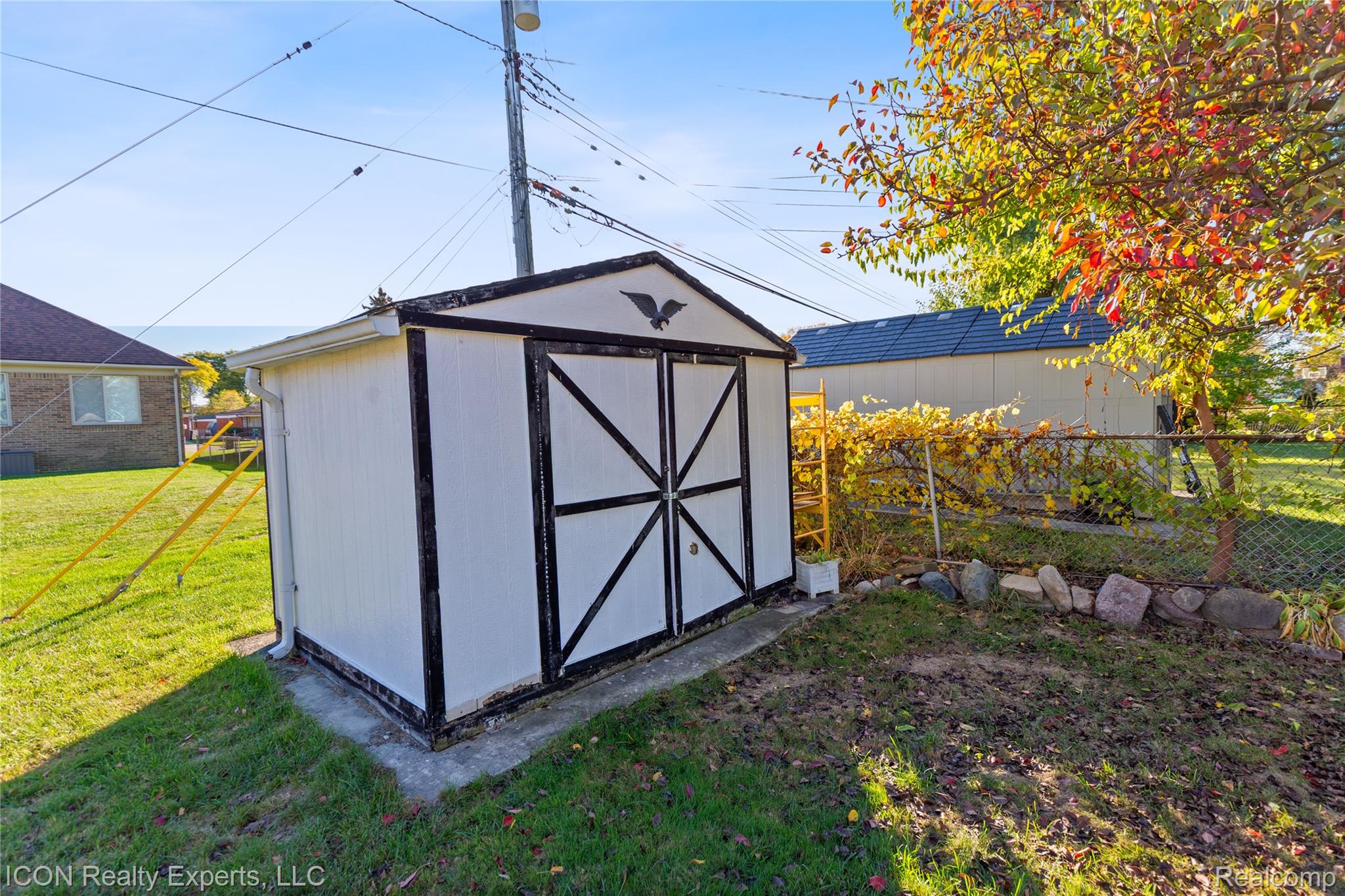 5072 15 Mile Road