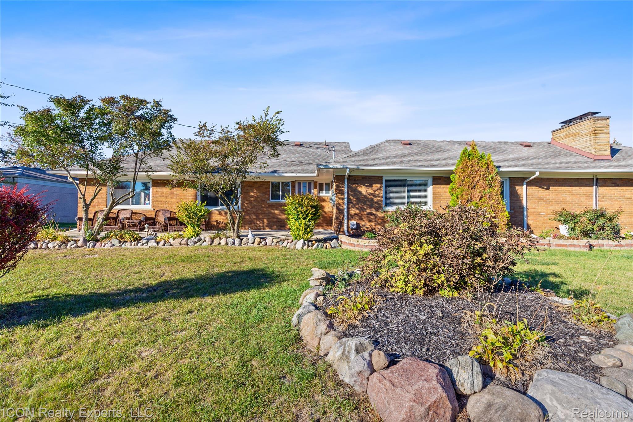 5072 15 Mile Road