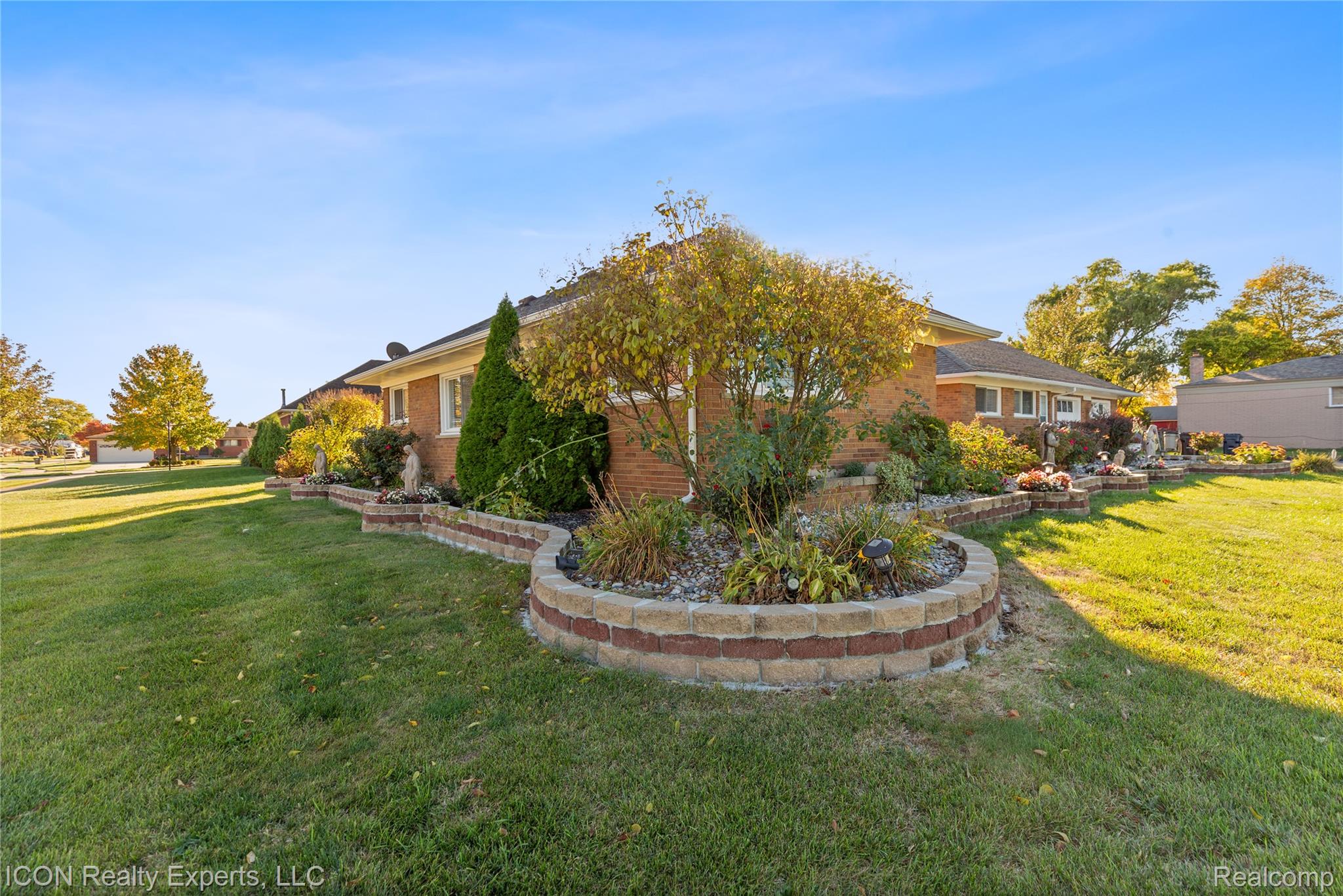 5072 15 Mile Road
