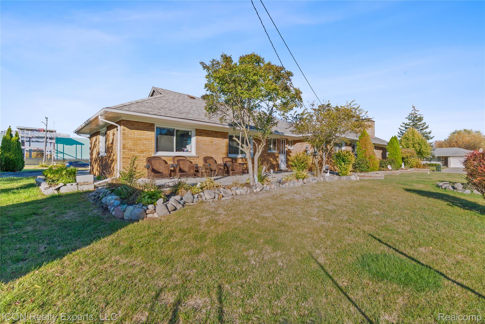 5072 15 Mile Road