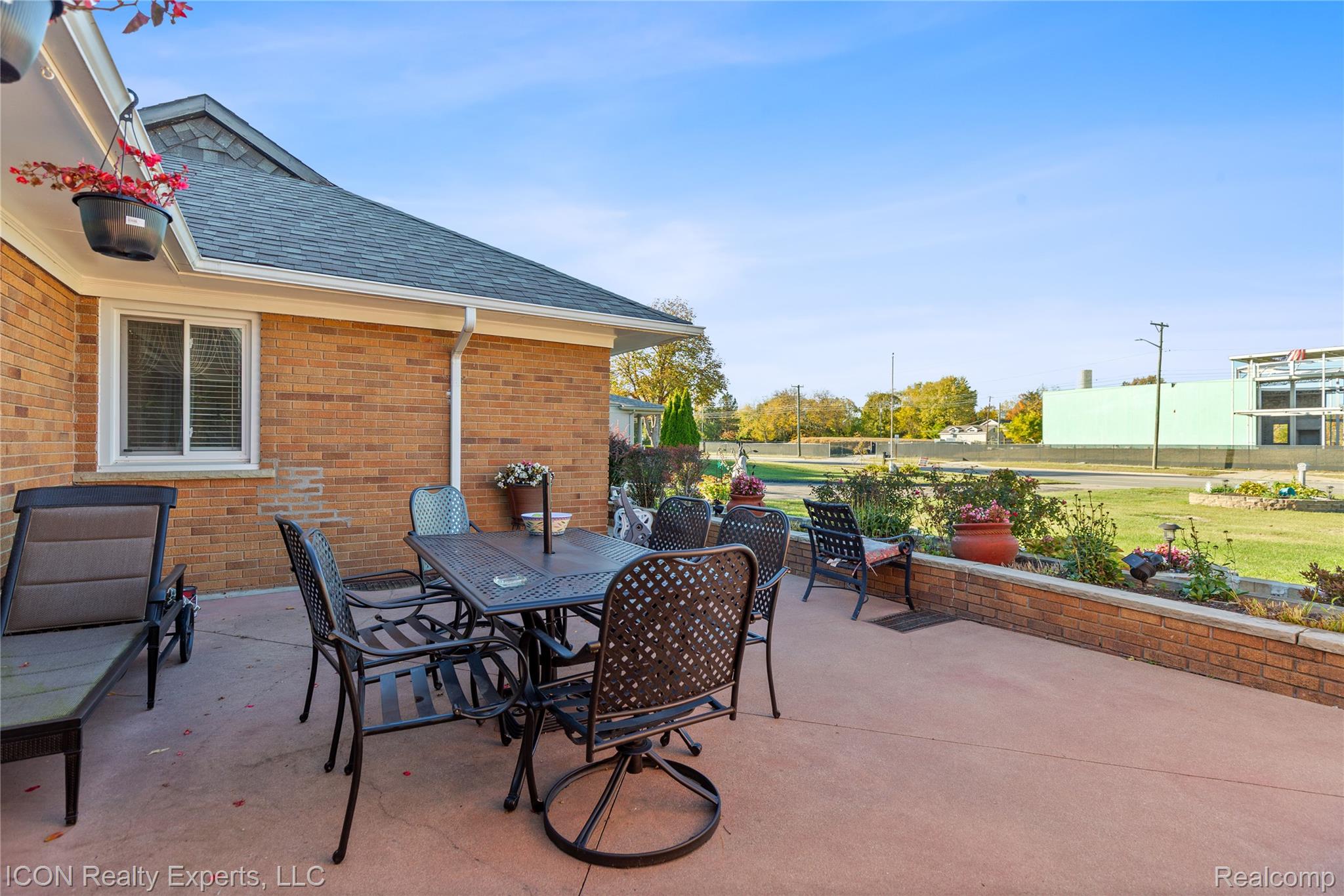 5072 15 Mile Road