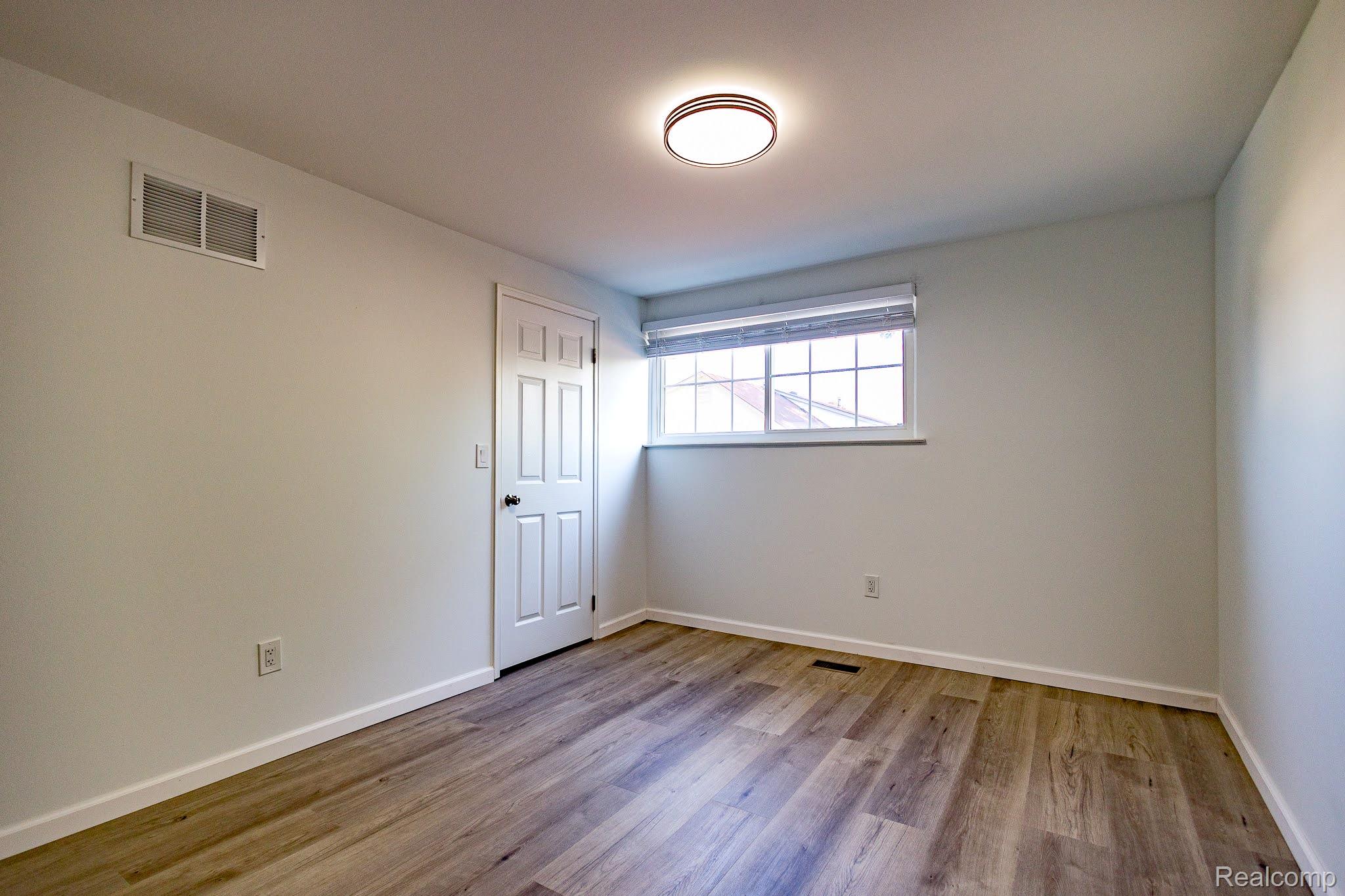 8841 Sunrise Drive