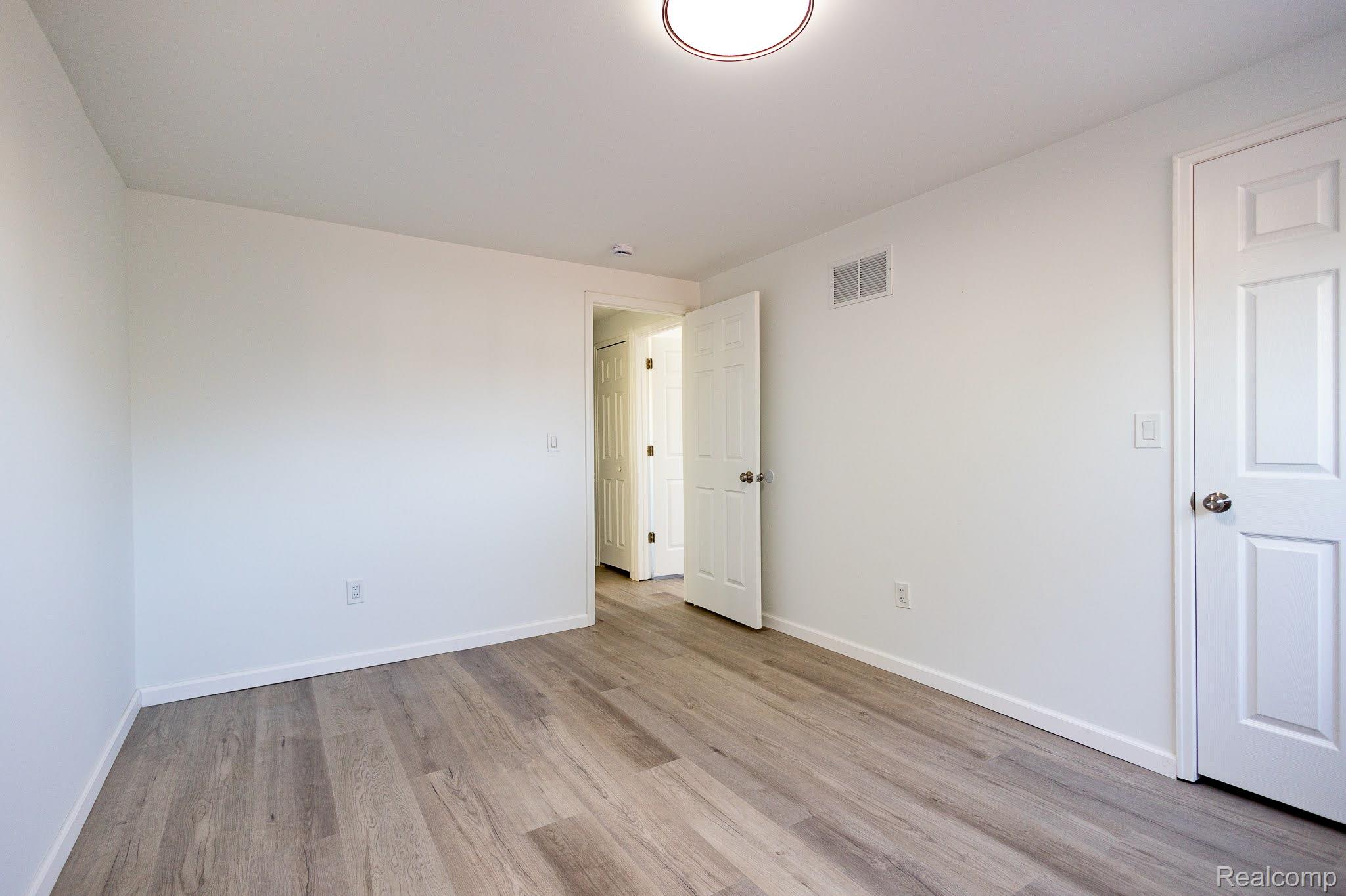 8841 Sunrise Drive