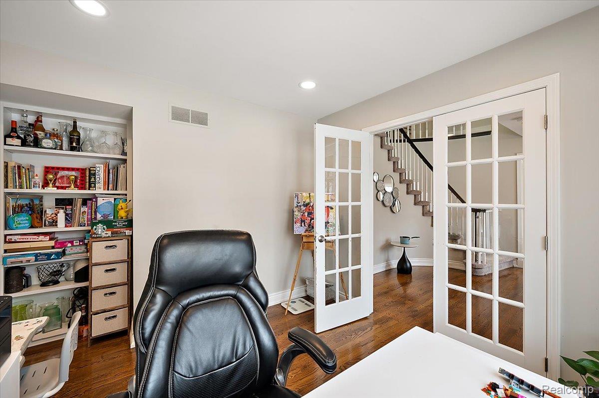 38275 Fleetwood Drive