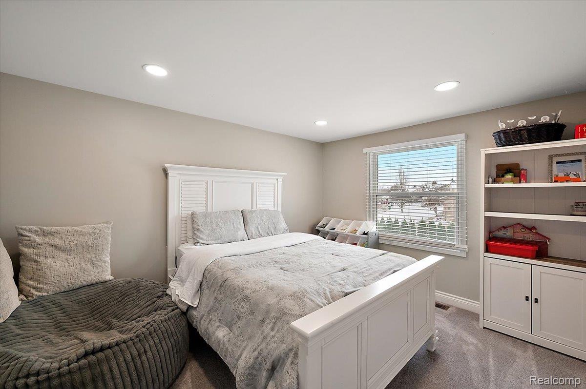 38275 Fleetwood Drive