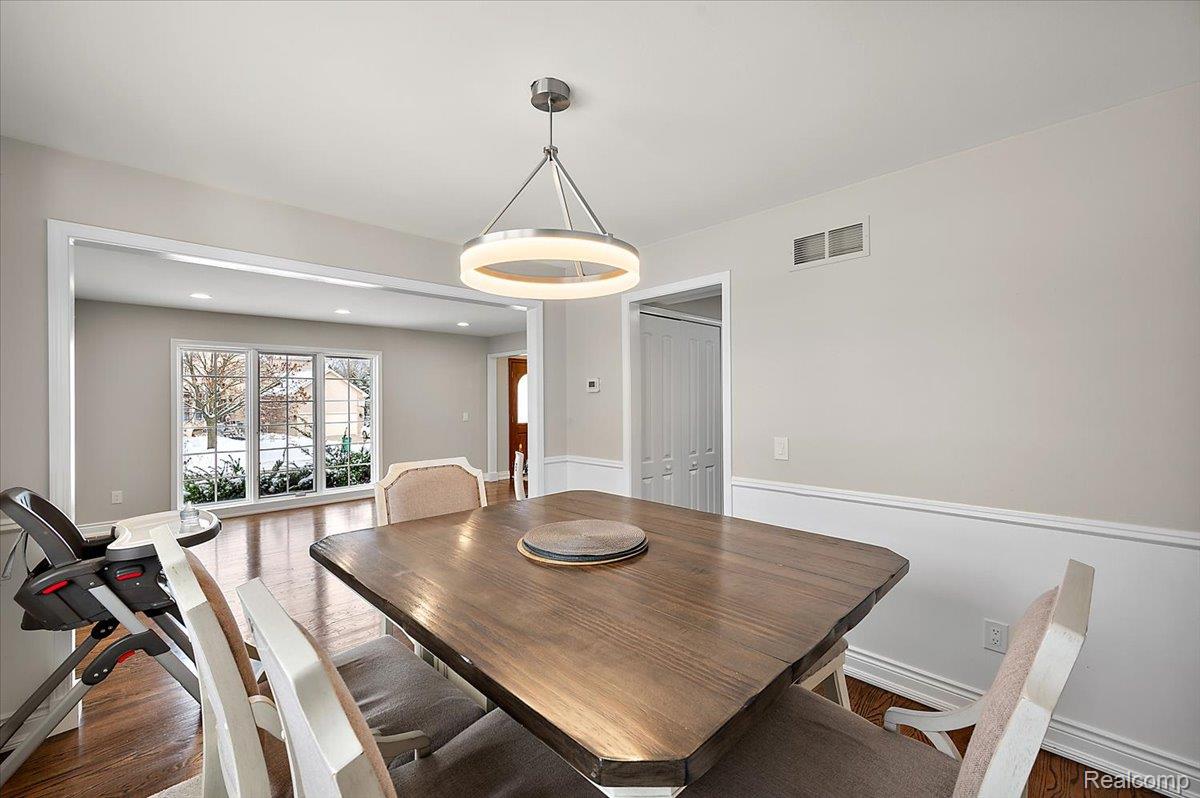 38275 Fleetwood Drive