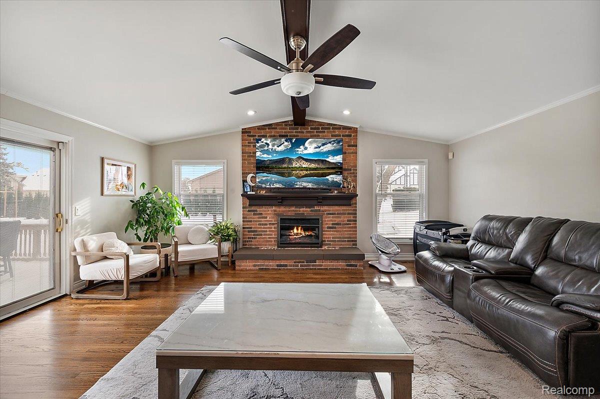 38275 Fleetwood Drive