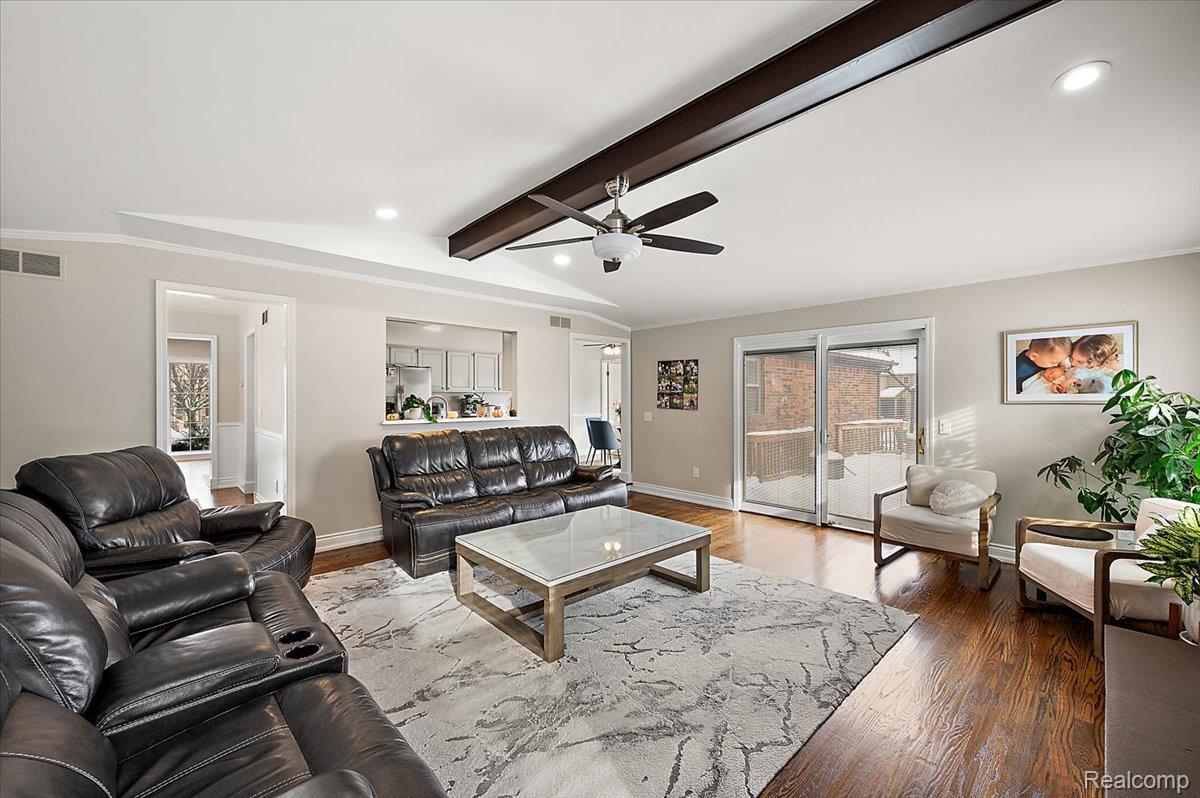 38275 Fleetwood Drive