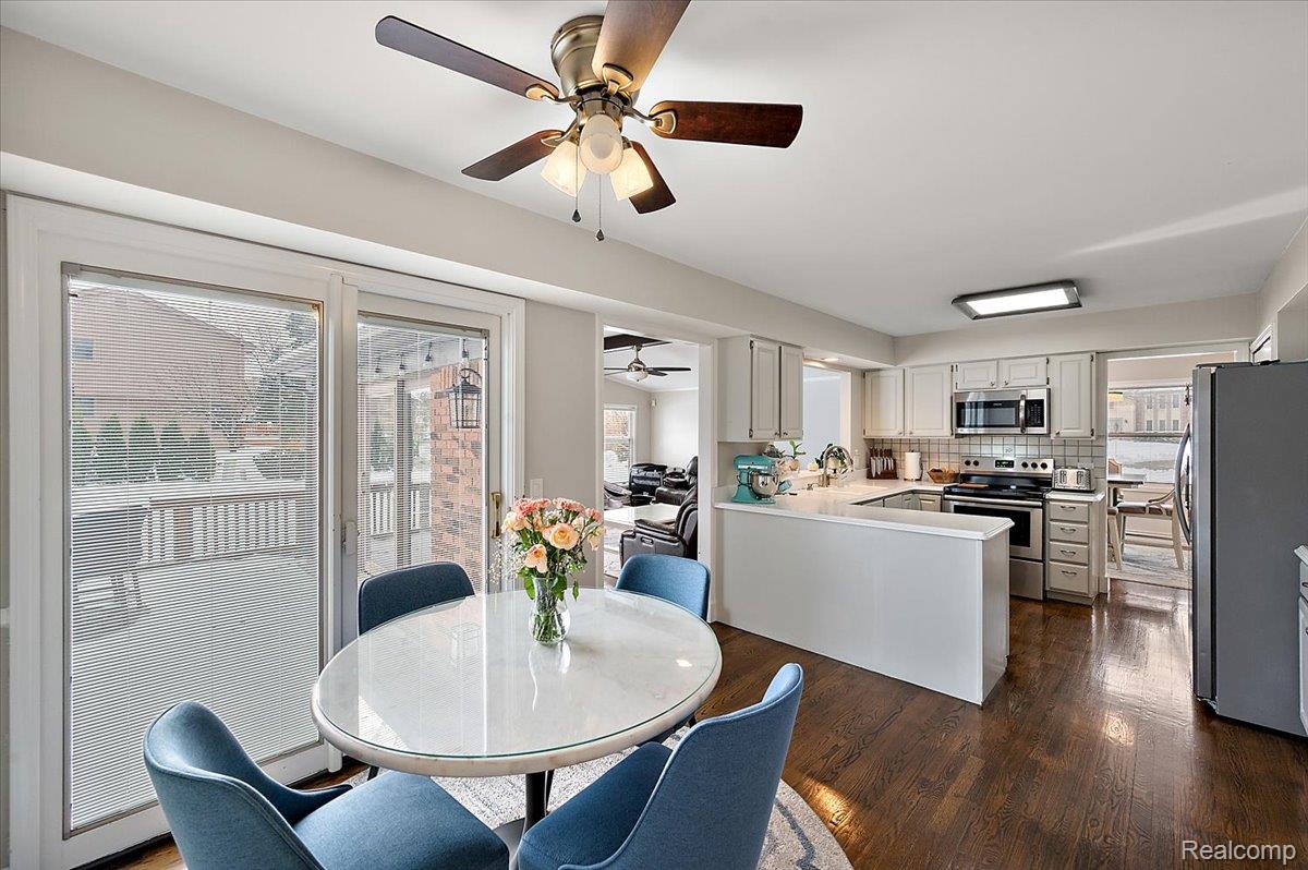 38275 Fleetwood Drive