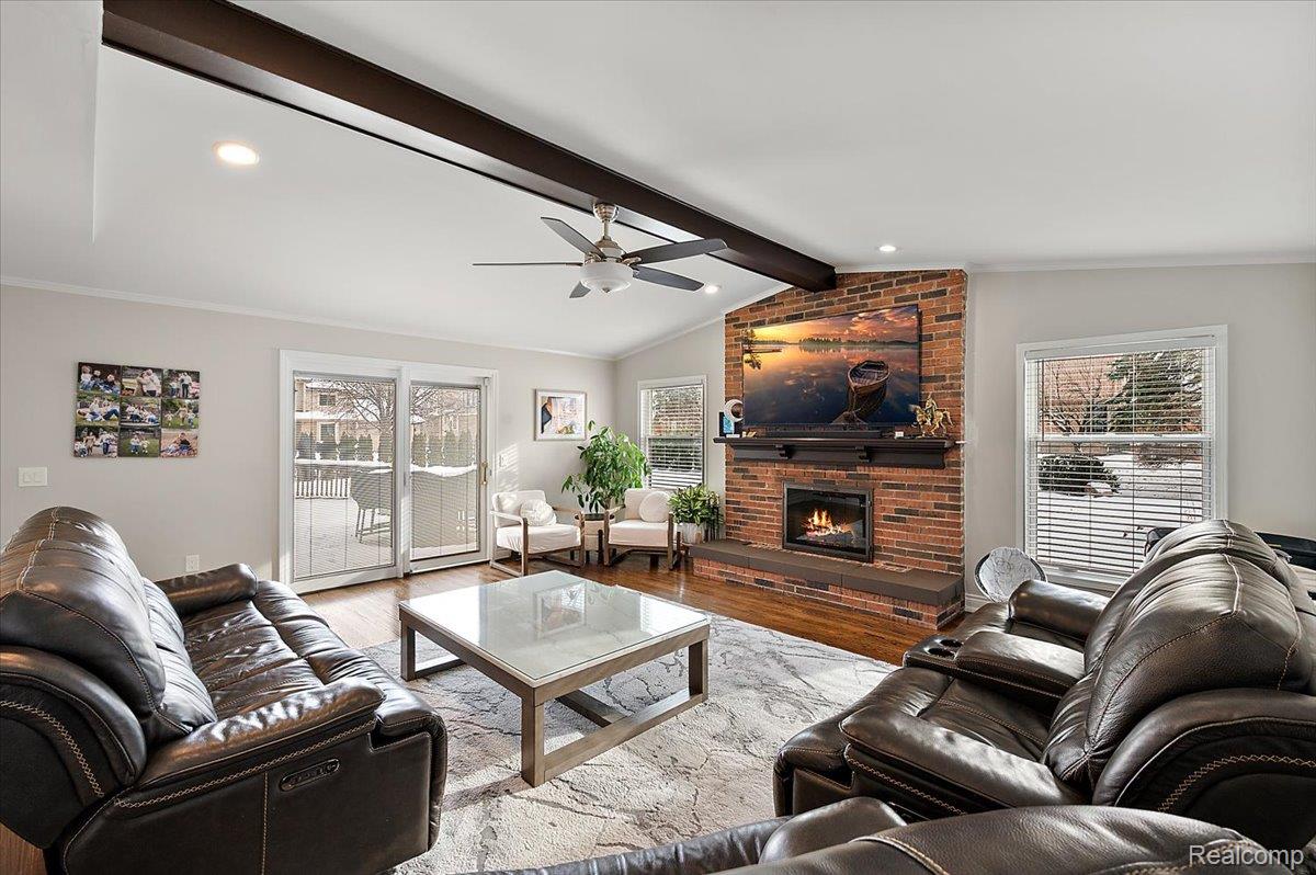 38275 Fleetwood Drive