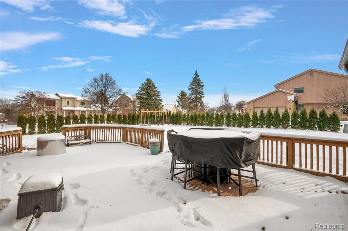 38275 Fleetwood Drive