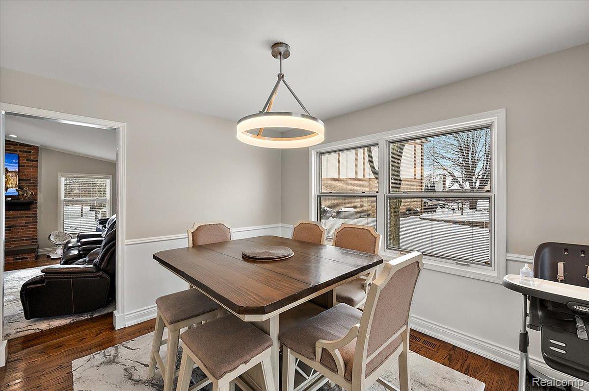 38275 Fleetwood Drive