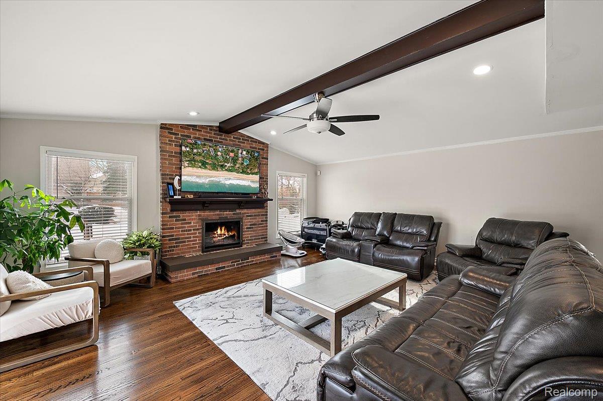 38275 Fleetwood Drive